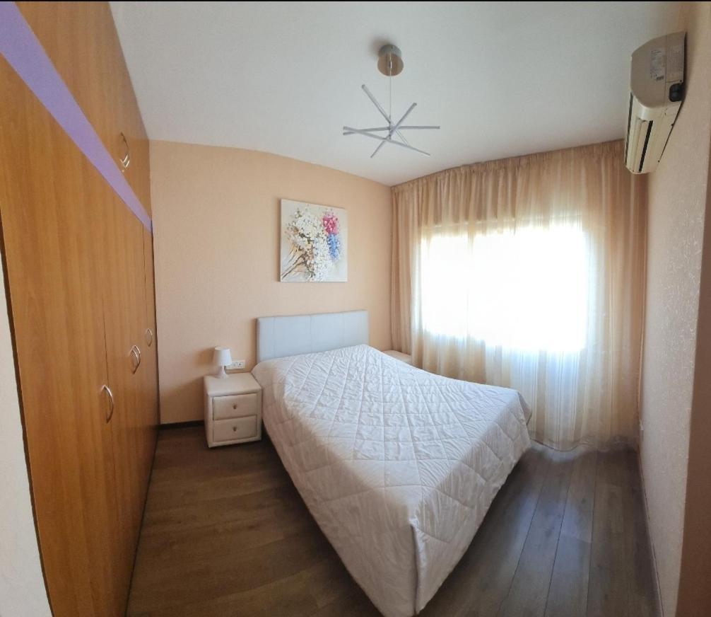 flat next to papas