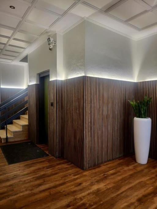 Apartment mit Balkon am Rhein