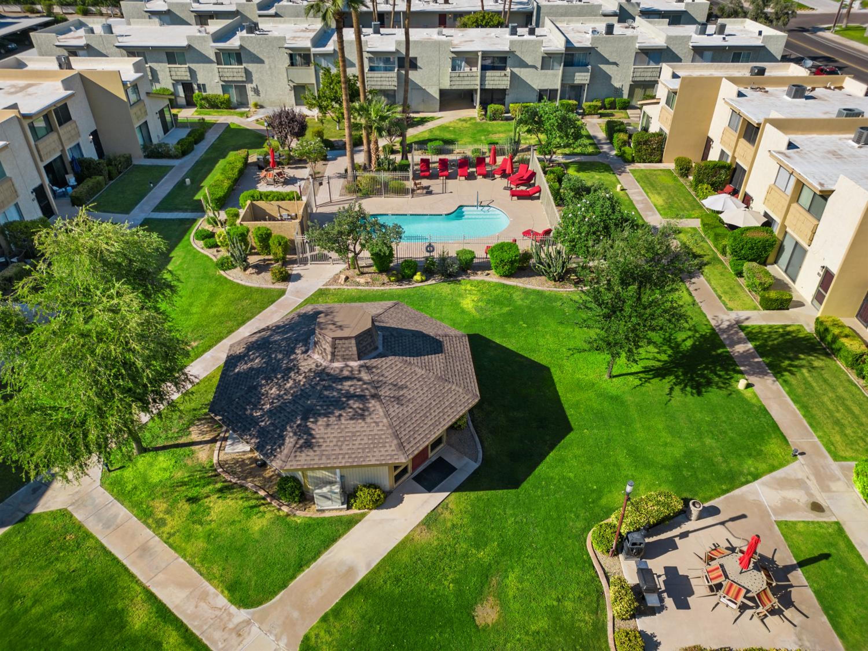 Top-notch 2br Spacious Condo With Shared Pool view 3