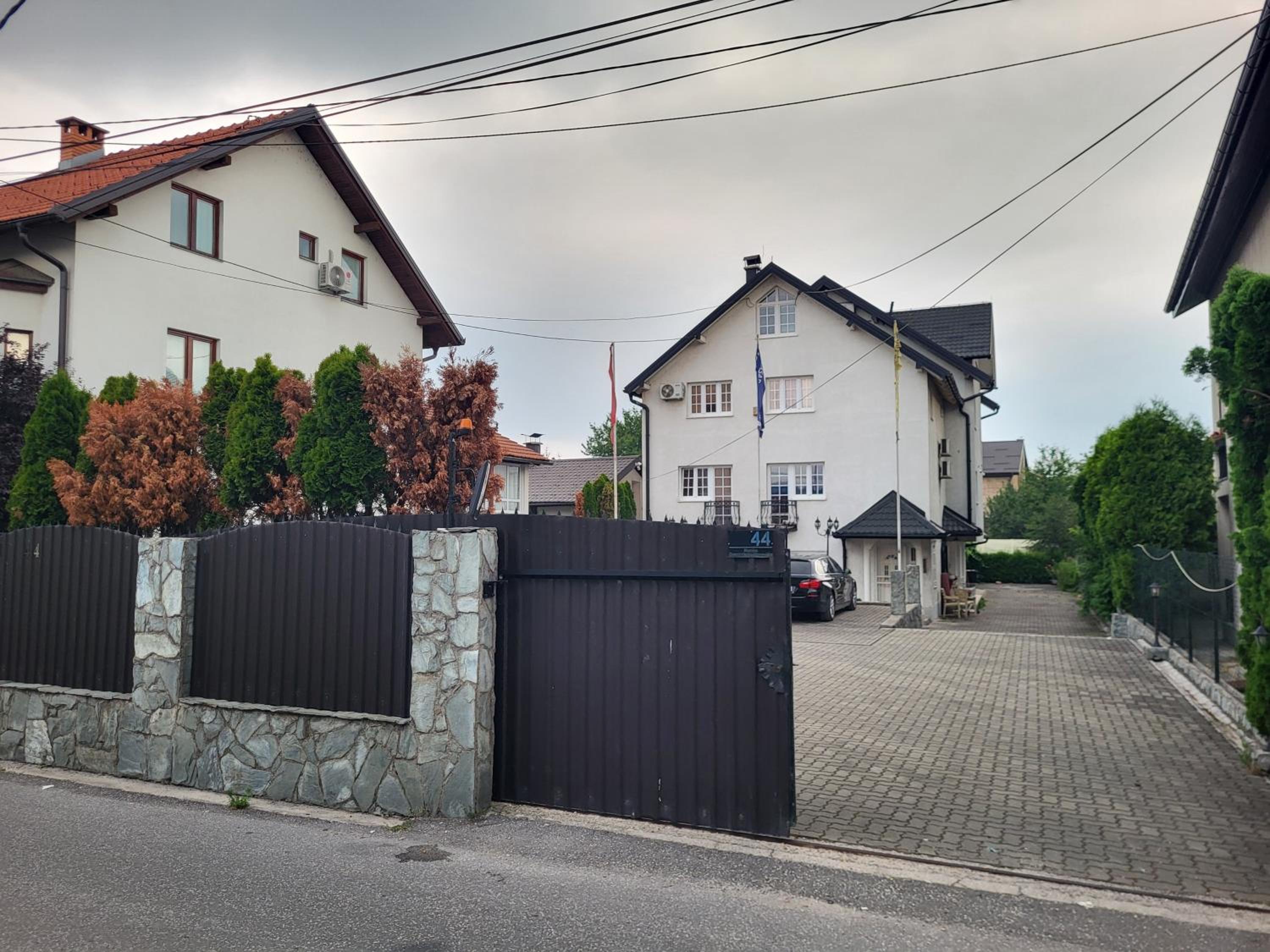 Residence Apartments Hari Sarajevo, Spacy Apartments, Free parking, Aircondition, Airport 1,5 km