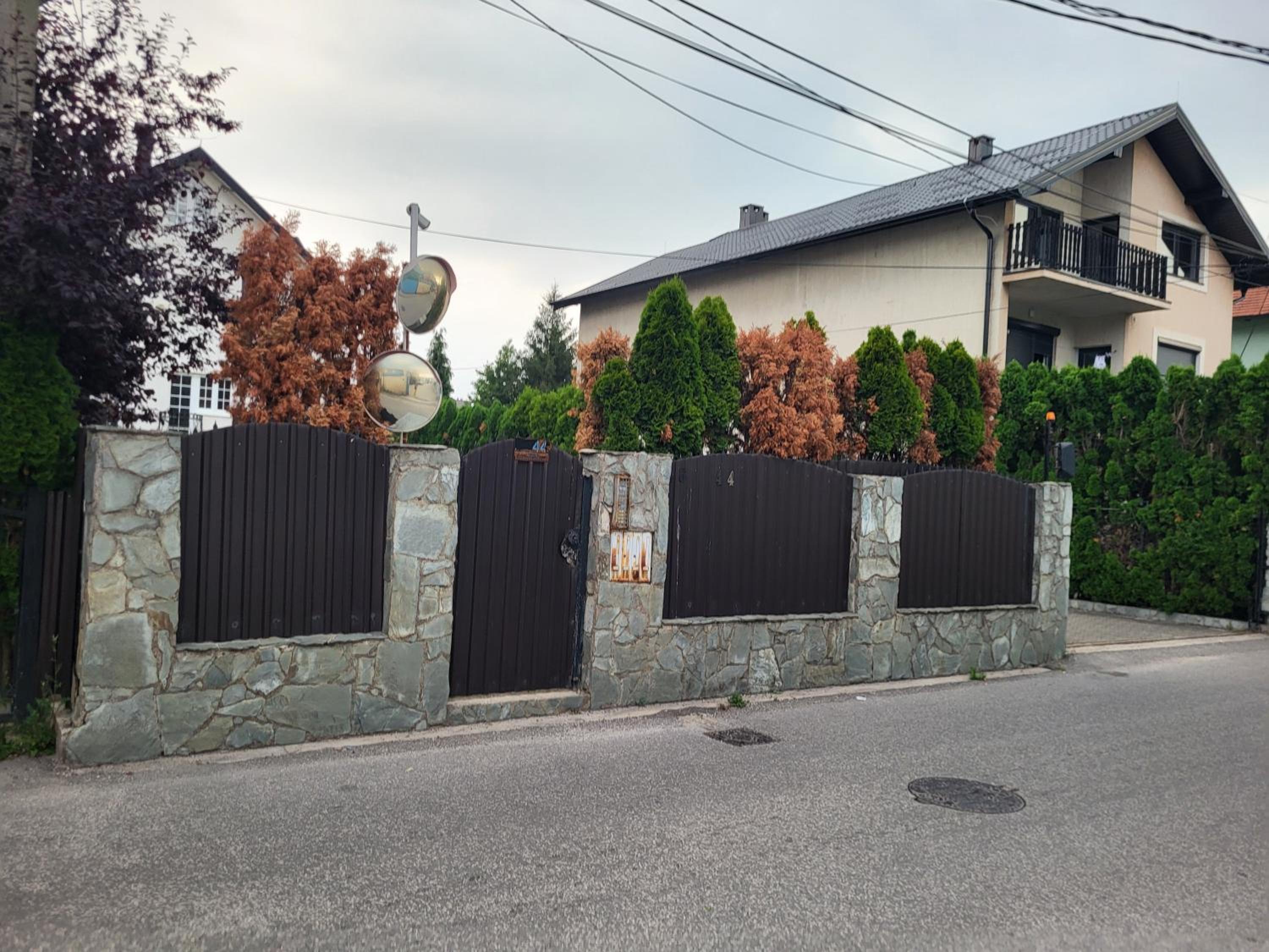Residence Apartments Hari Sarajevo, Spacy Apartments, Free parking, Aircondition, Airport 1,5 km
