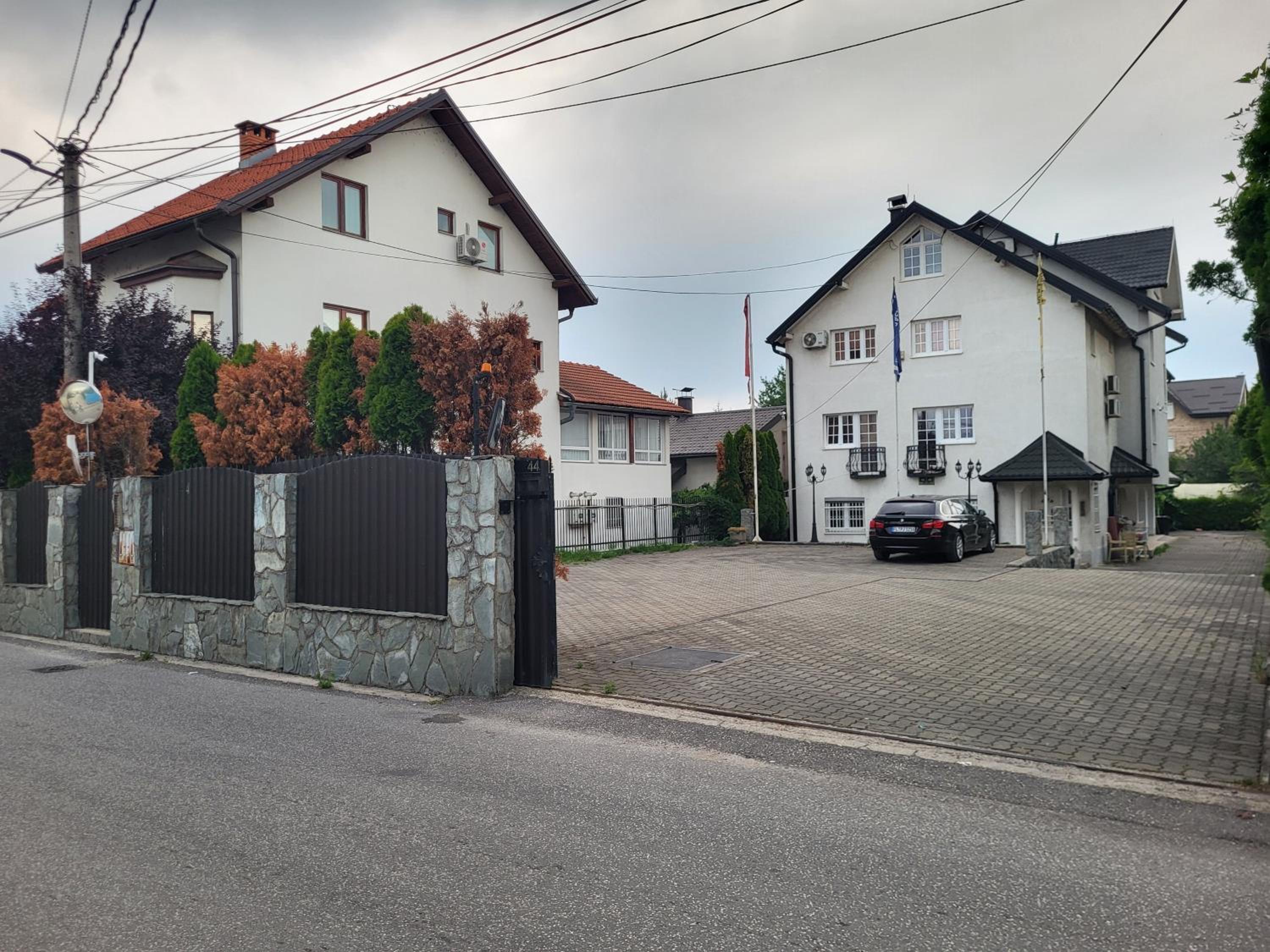 Residence Apartments Hari Sarajevo, Spacy Apartments, Free parking, Aircondition, Airport 1,5 km