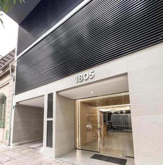 Movistar Arena caminando!! capacidad 1 a 3 personas, a estrenar premium con balcon