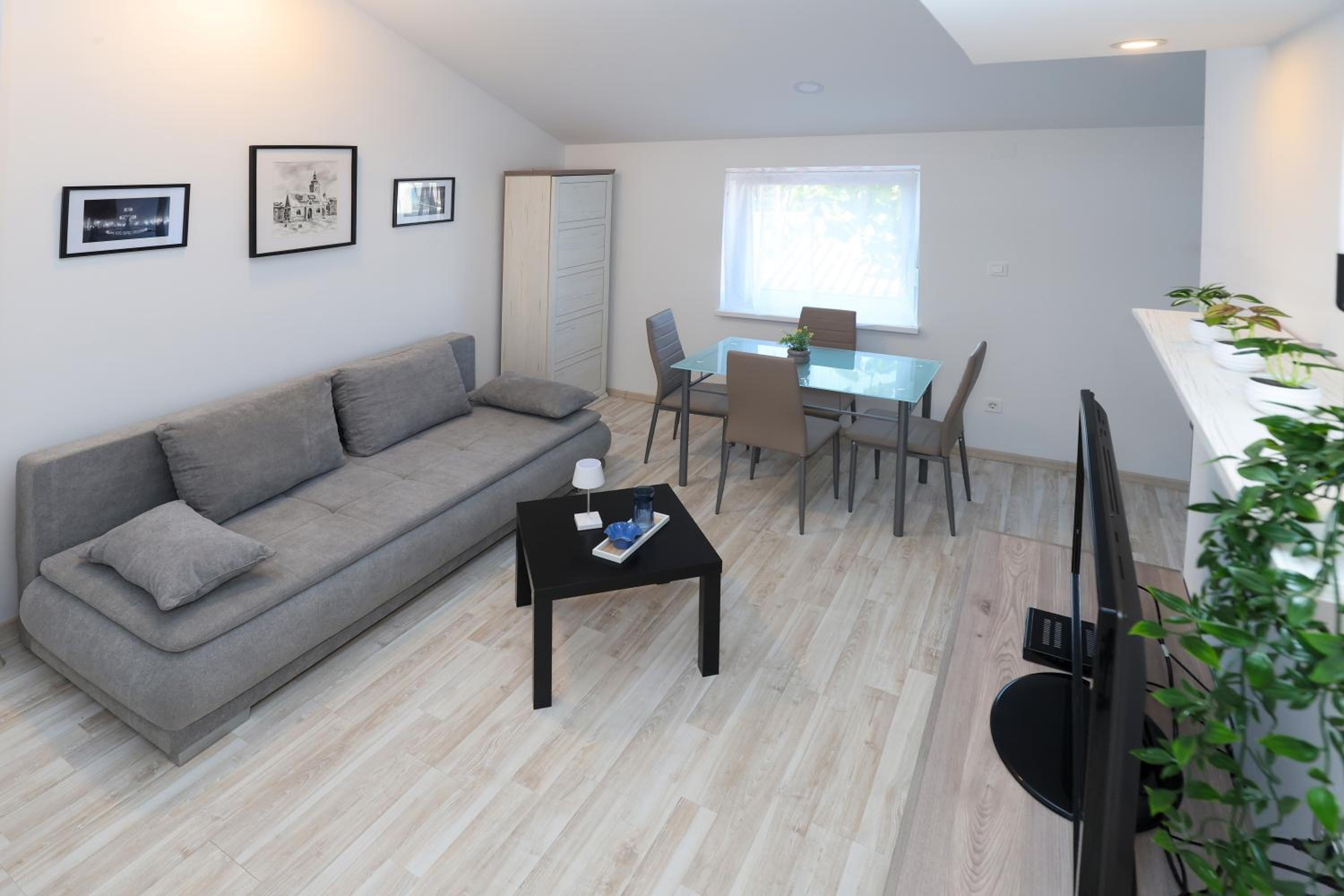 Zagreb Mini Suites - Down Town - Free Private Parking view 5