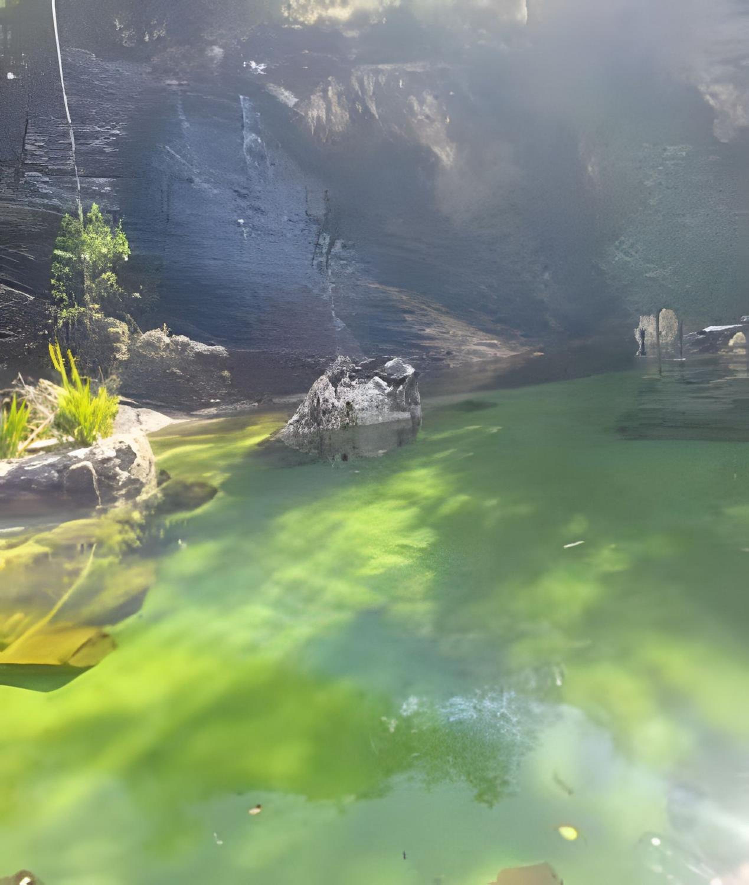 Sítio Piscina natural, Trilha e Cachoeira