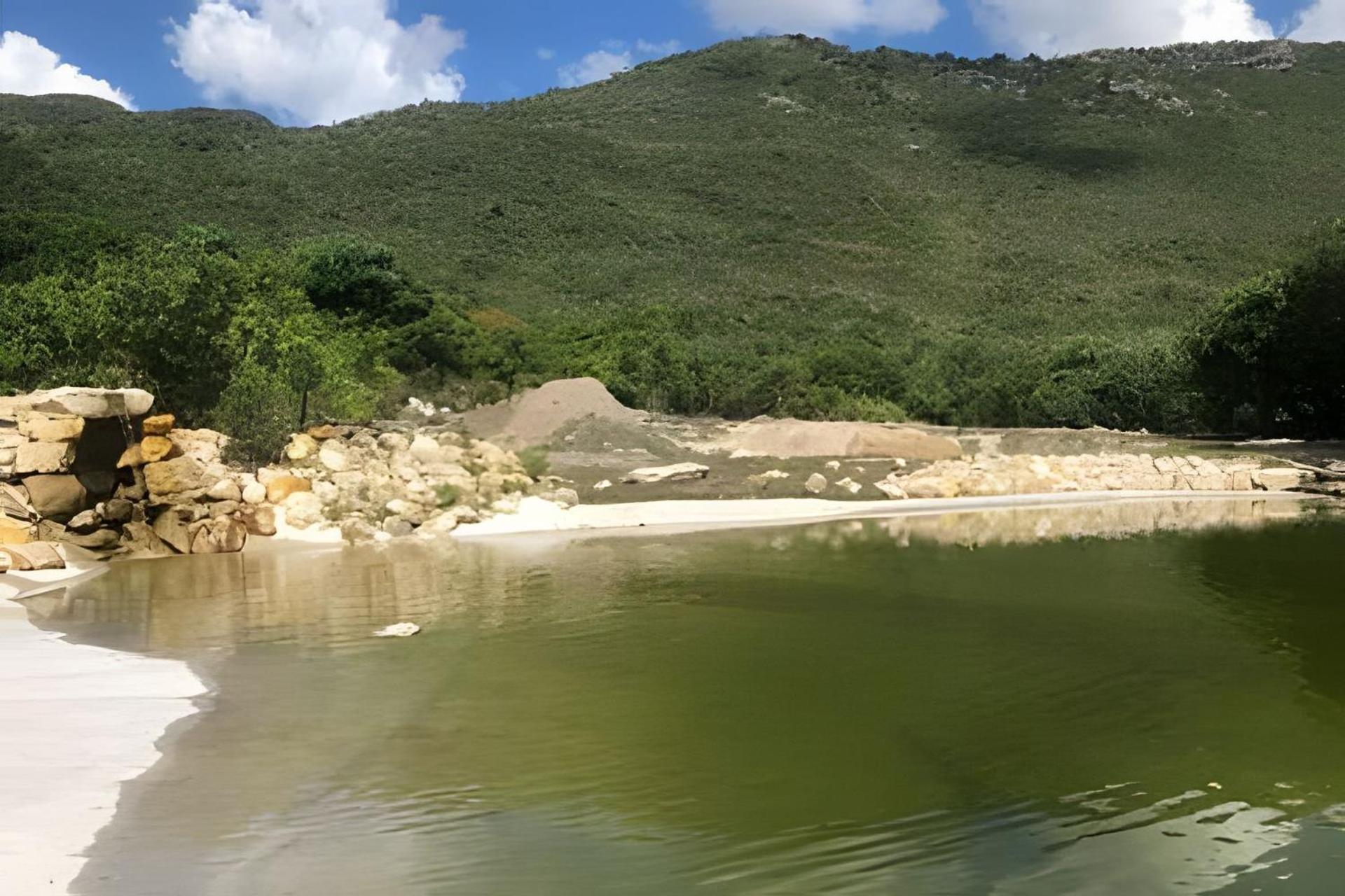 Sítio Piscina natural, Trilha e Cachoeira