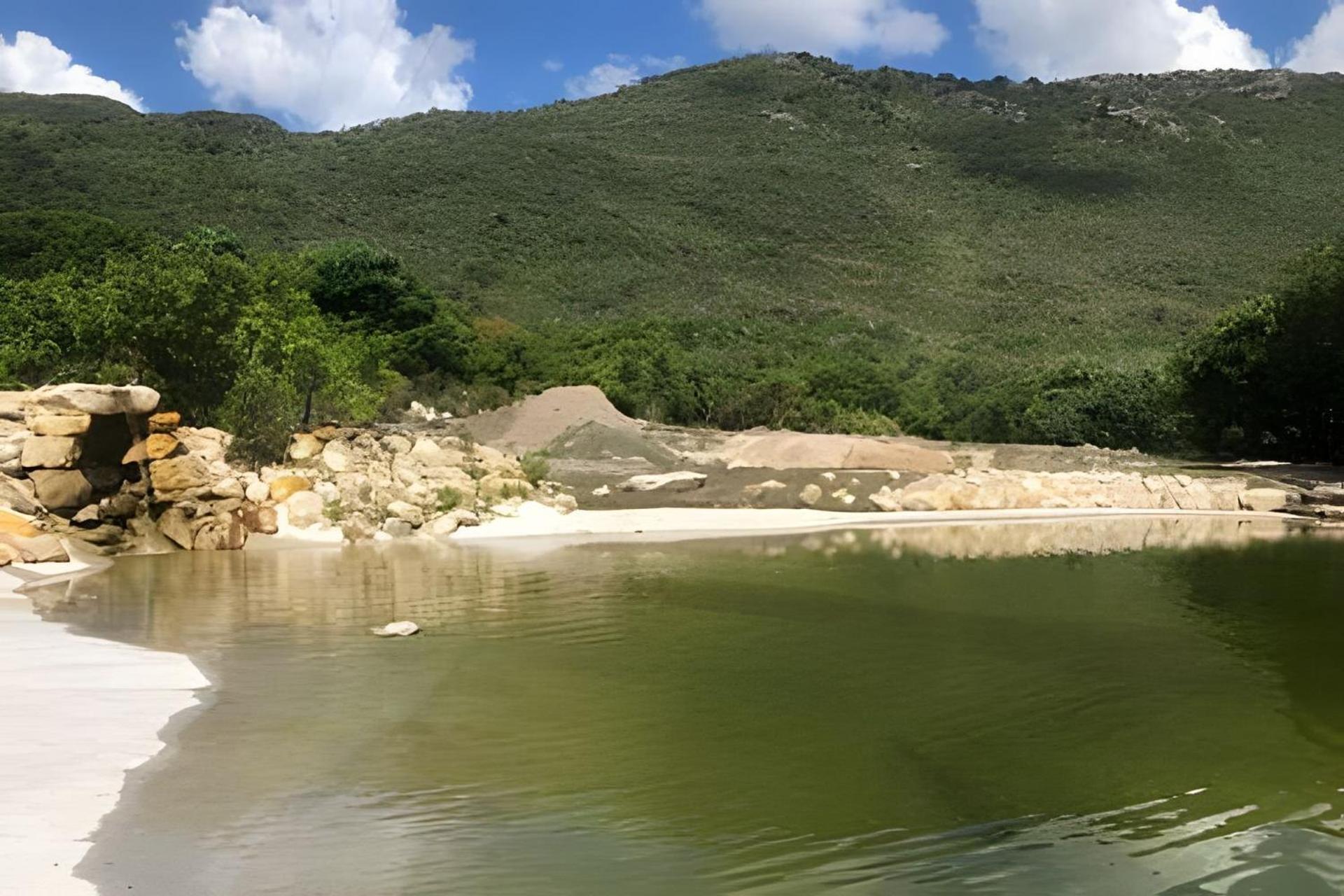 Sítio Piscina natural, Trilha e Cachoeira