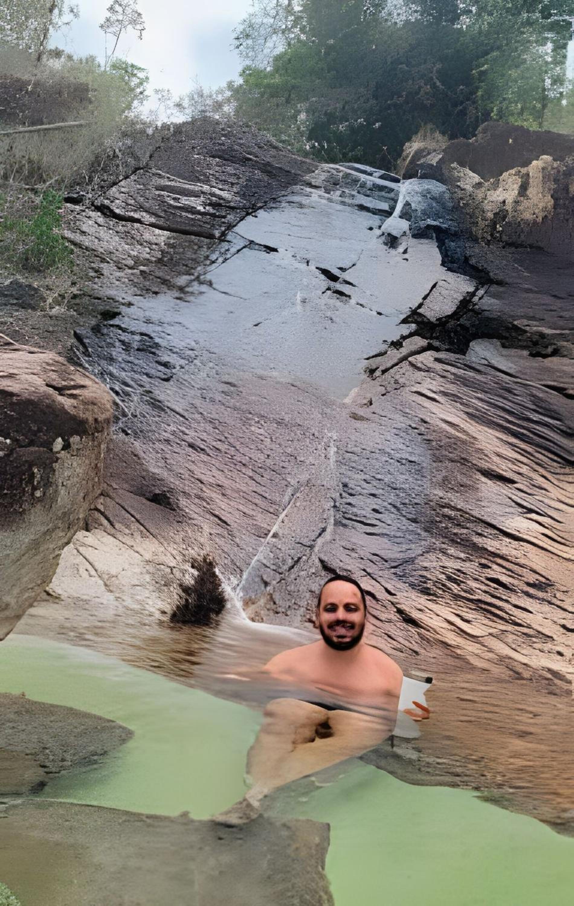 Sítio Piscina natural, Trilha e Cachoeira