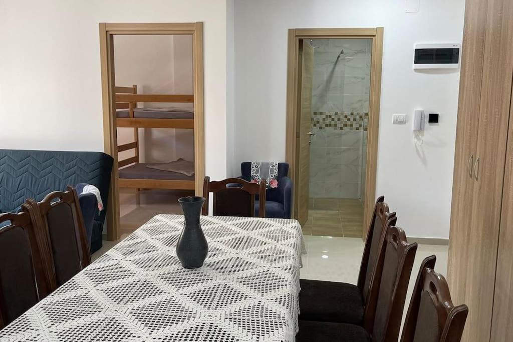 Silver Lake apartmant