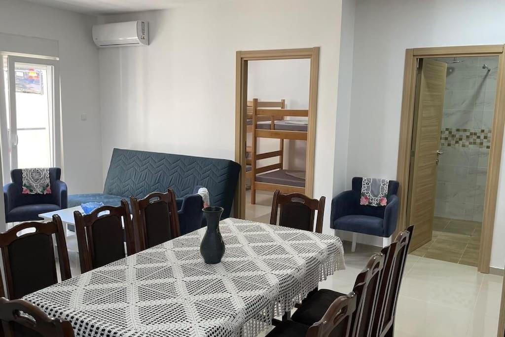 Silver Lake apartmant
