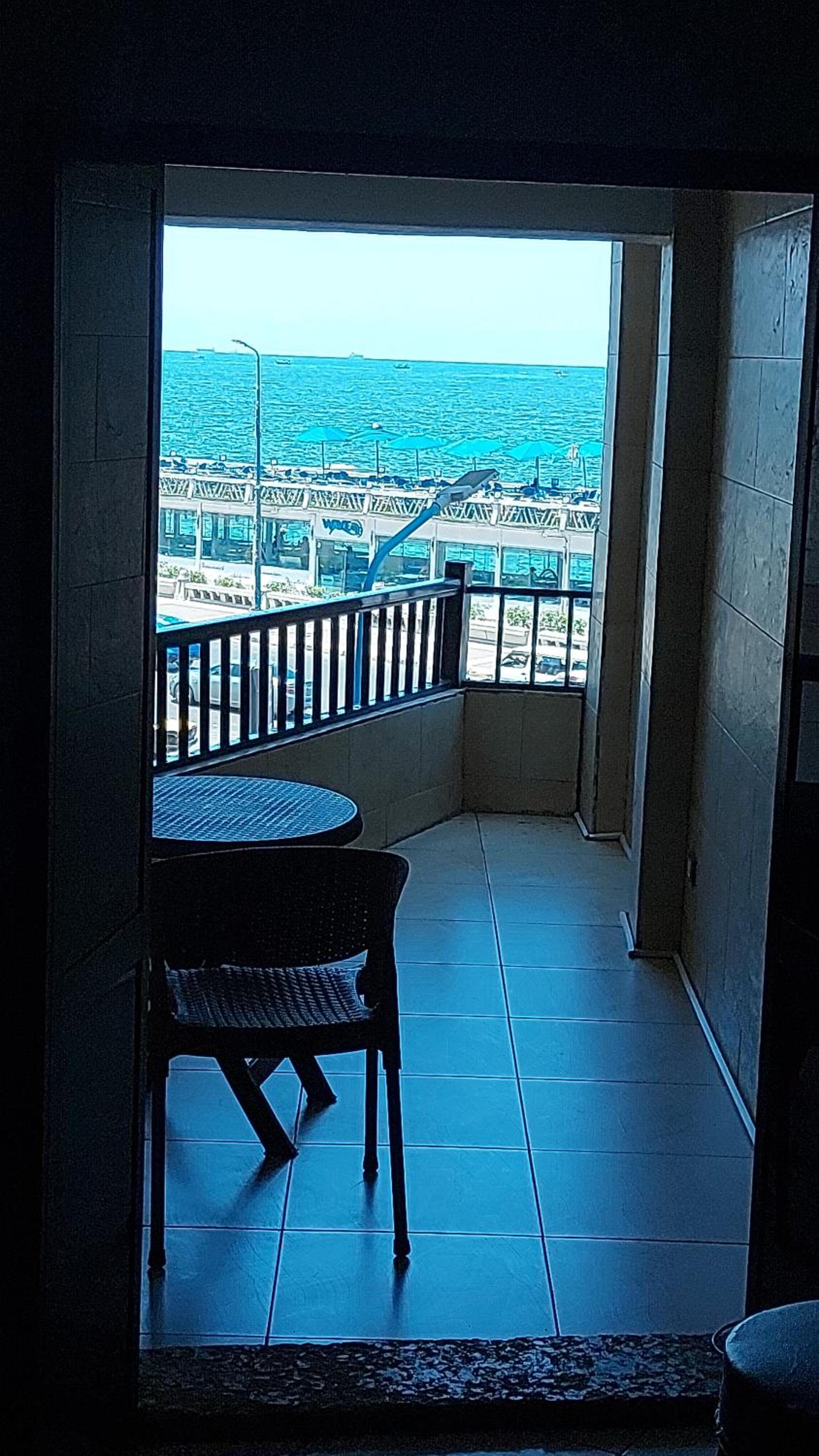 Alexandria Seaview studio