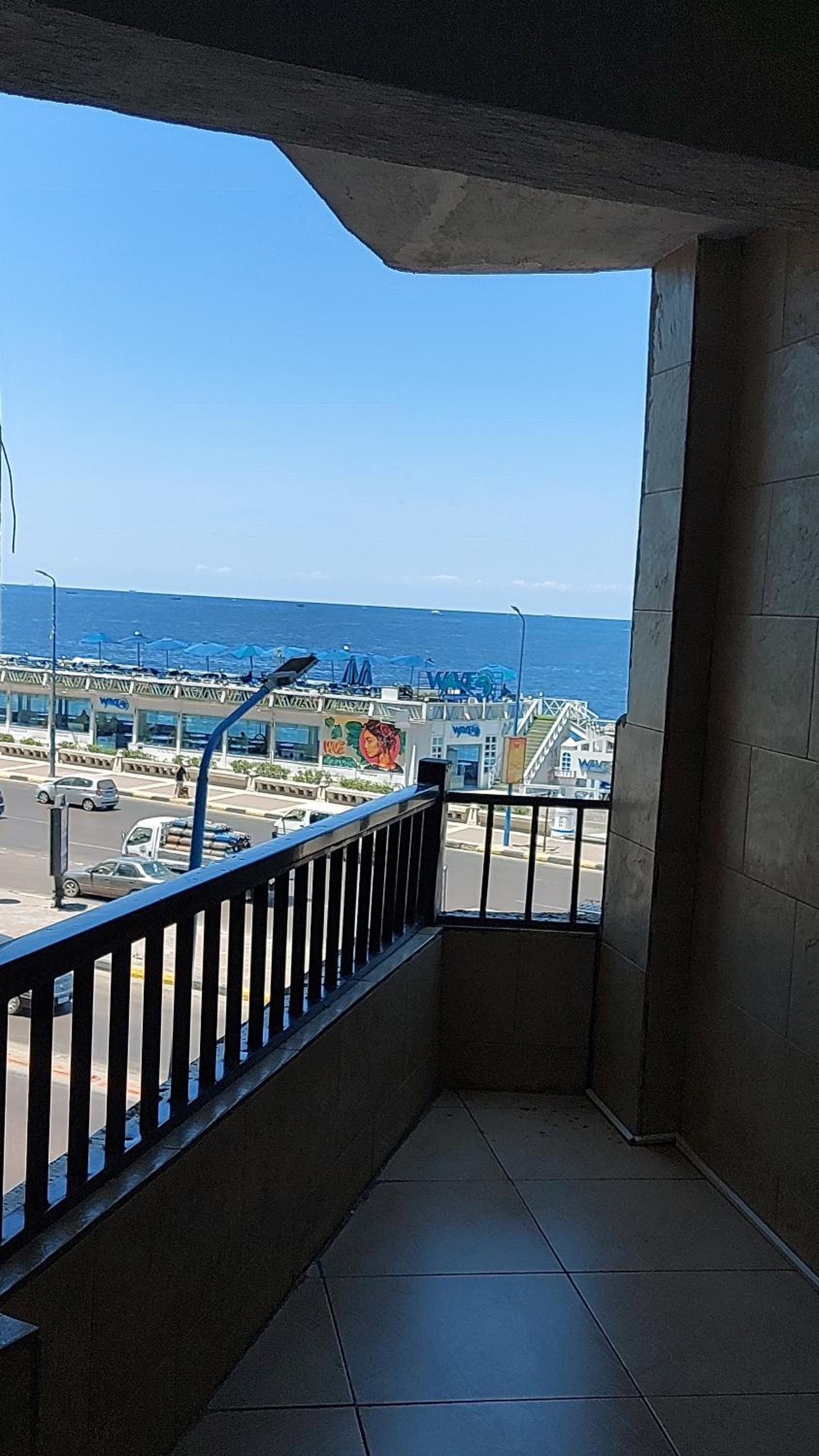 Alexandria Seaview studio
