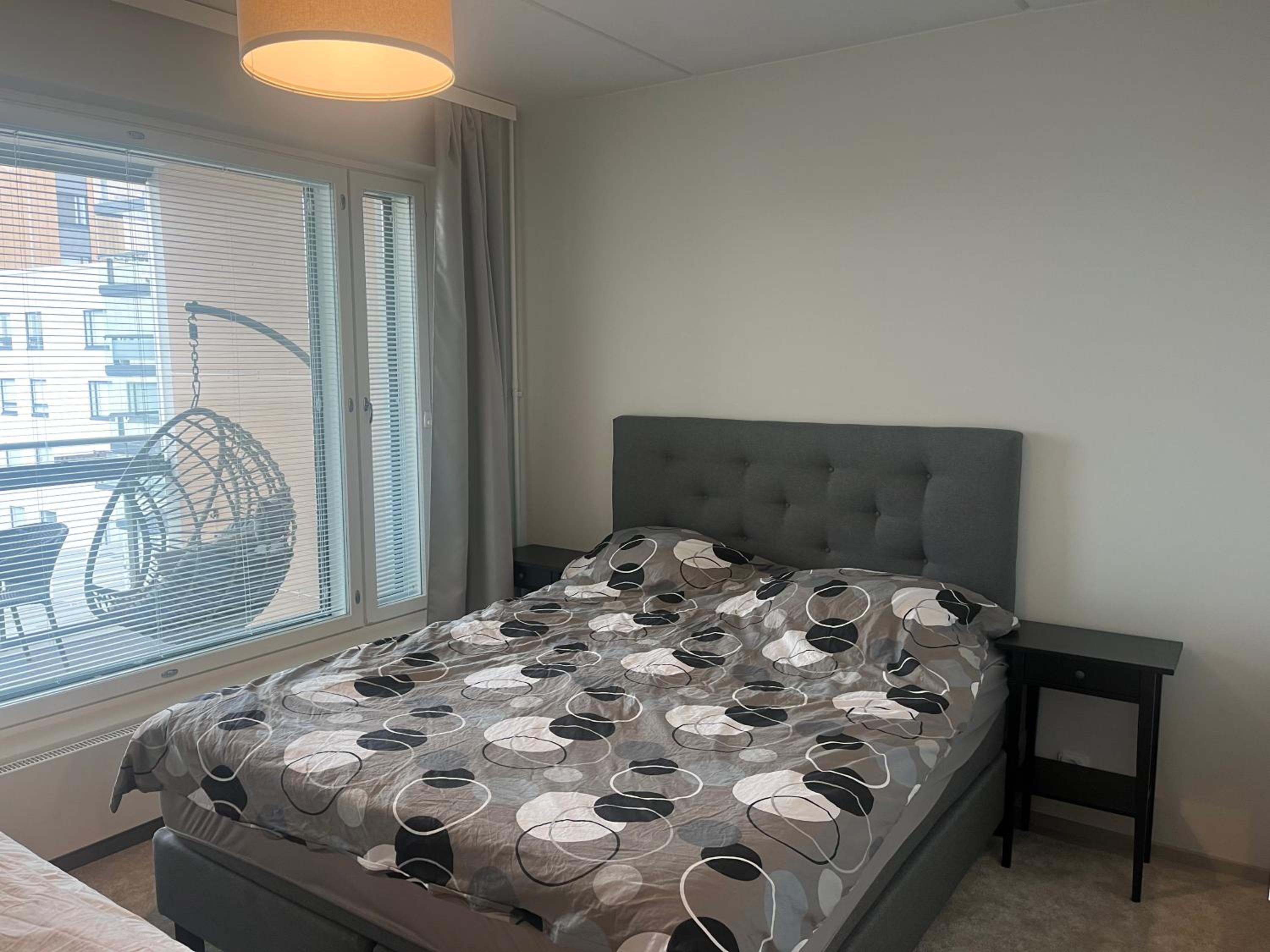 Modern 2BR apartment W 2 balconies, Metro, Helsinki 15min