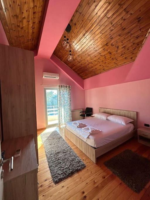 Private Hillside Villa near TEG Full Privacy
