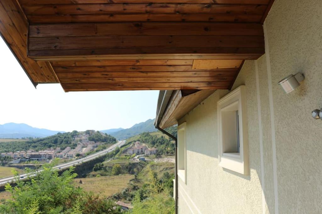 Private Hillside Villa near TEG Full Privacy