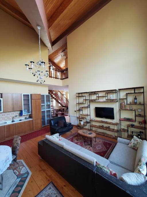 Private Hillside Villa near TEG Full Privacy