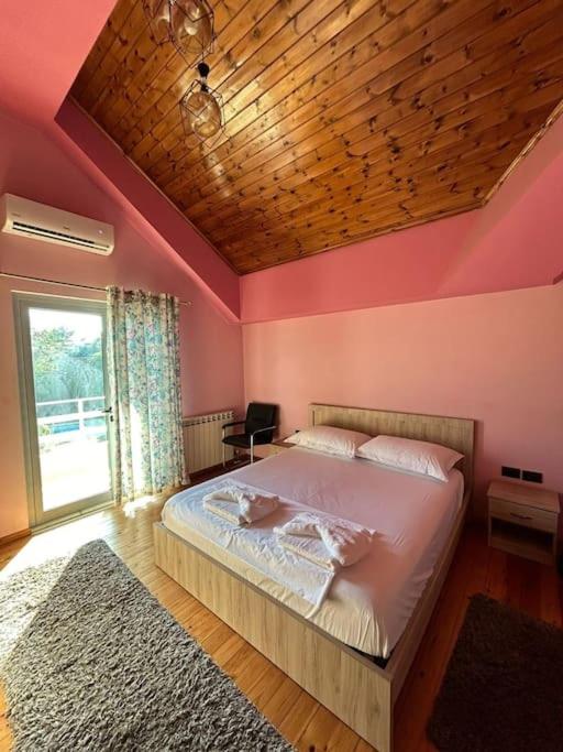 Private Hillside Villa near TEG Full Privacy
