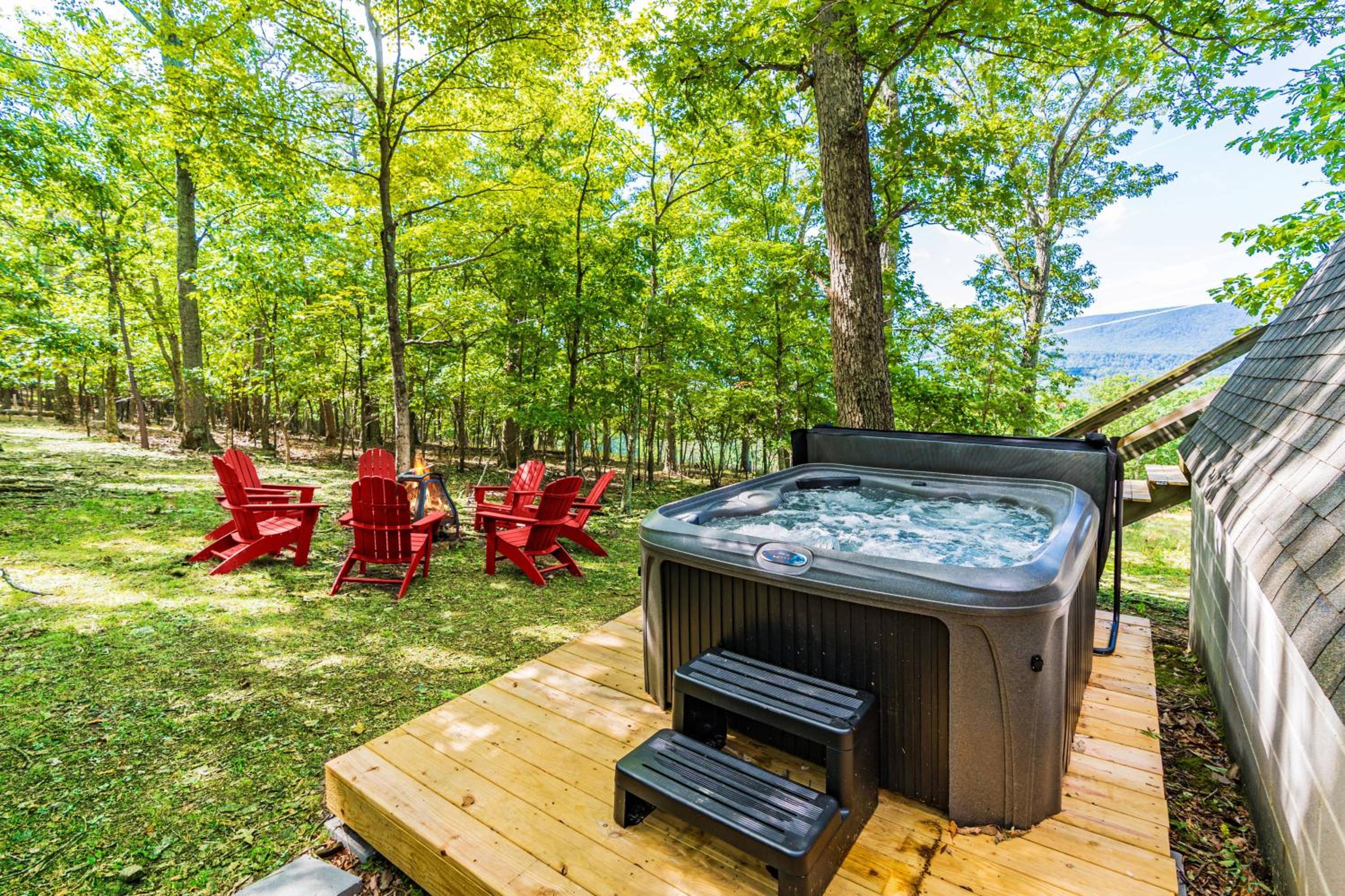 Great Views! A-Frame w Hot Tub, Grill & Fire Pit