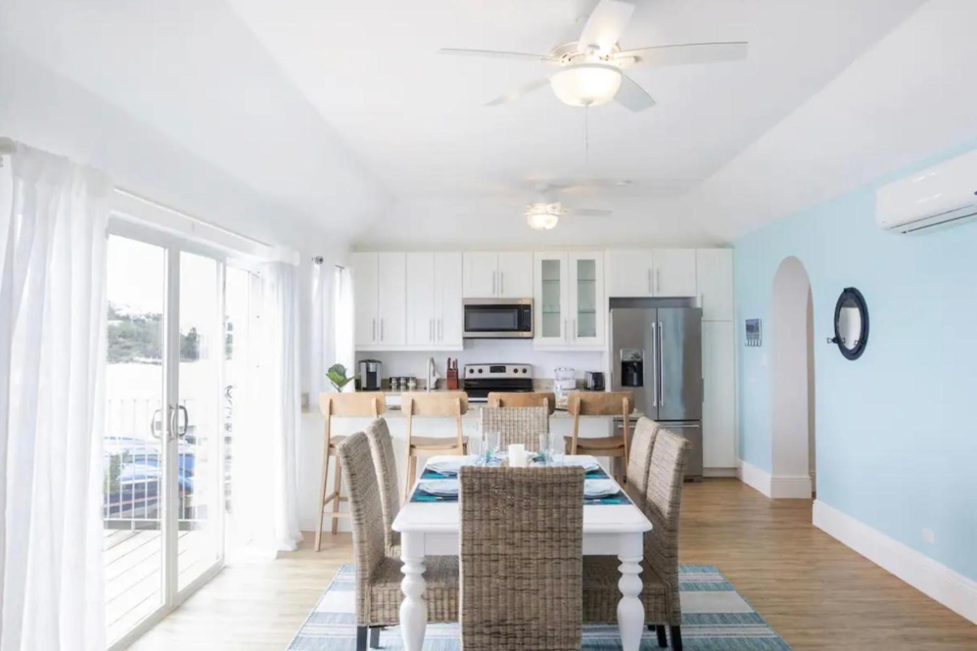 Bermuda Vacations - Modern Apartment St Georges Bermuda - Property Image 2