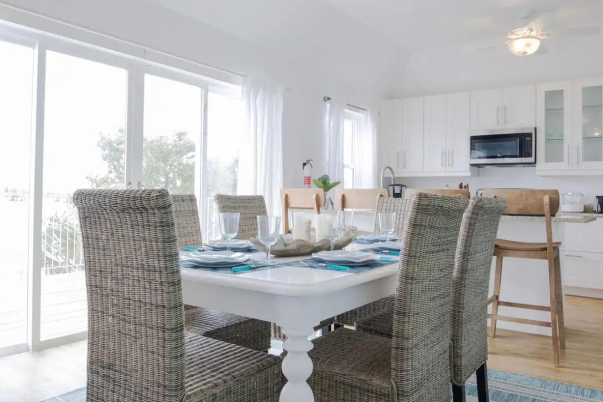 Bermuda Vacations - Modern Apartment St Georges Bermuda - Property Image 4