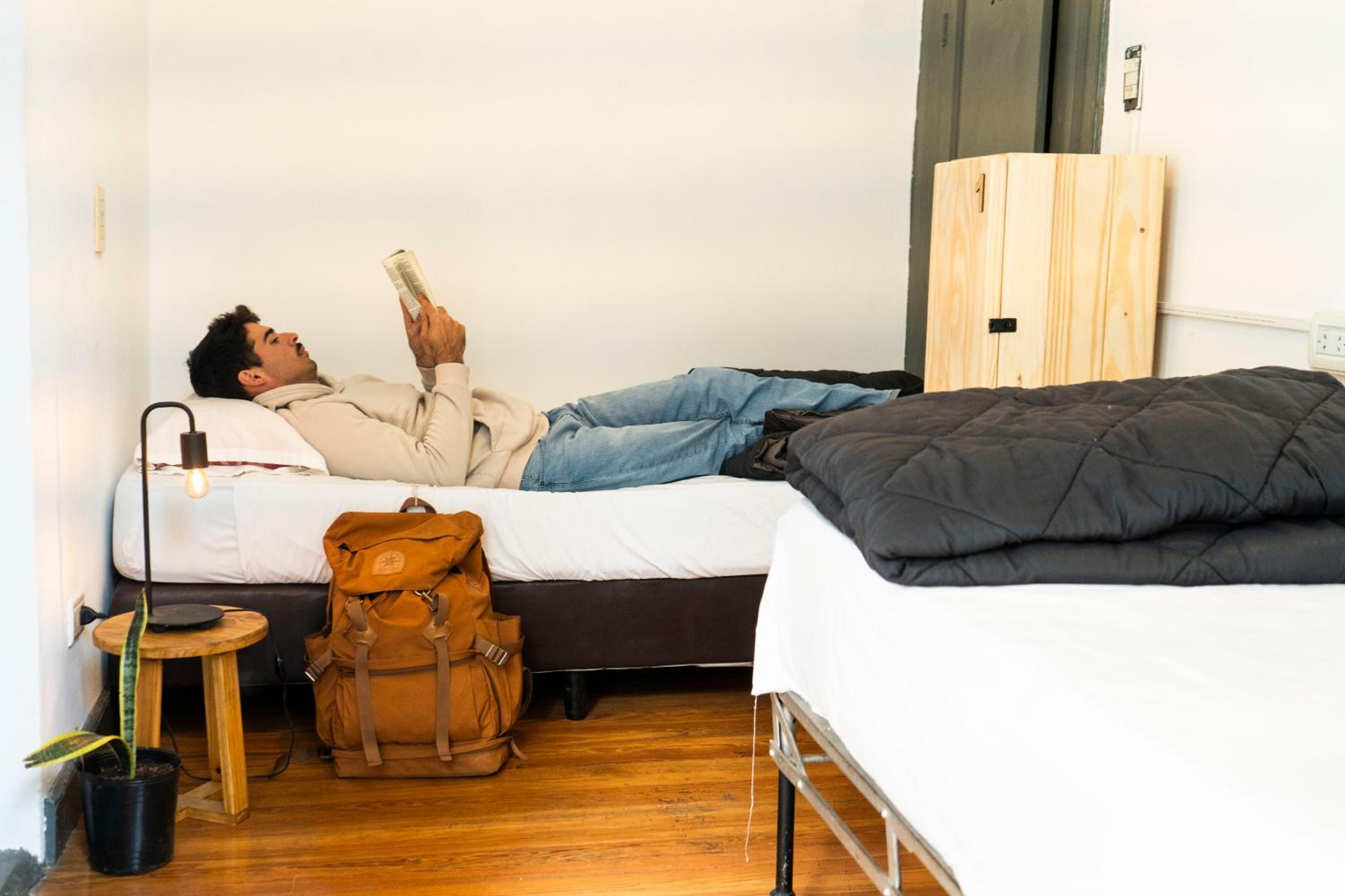 DOS SANTOS HOSTEL