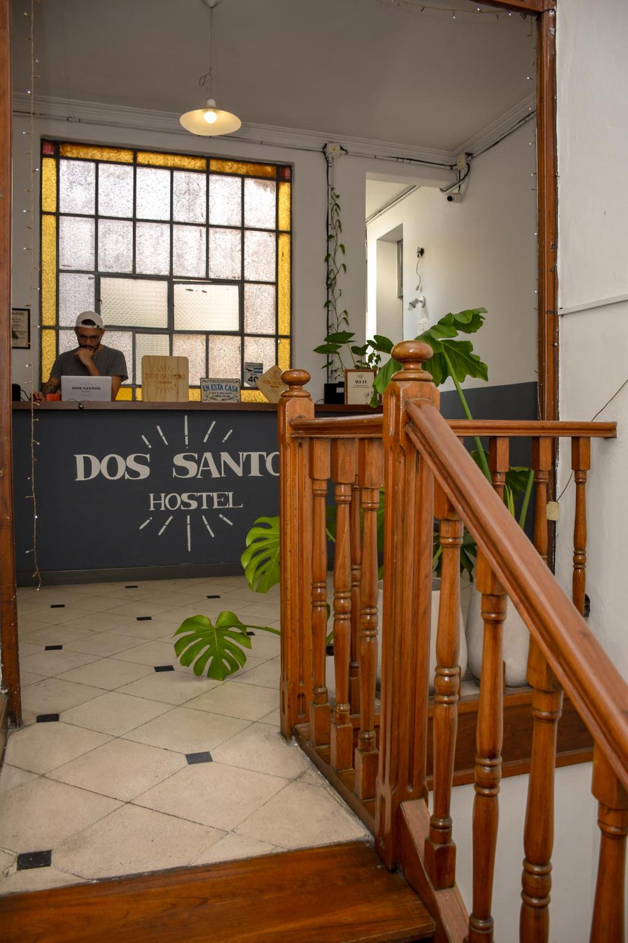 DOS SANTOS HOSTEL