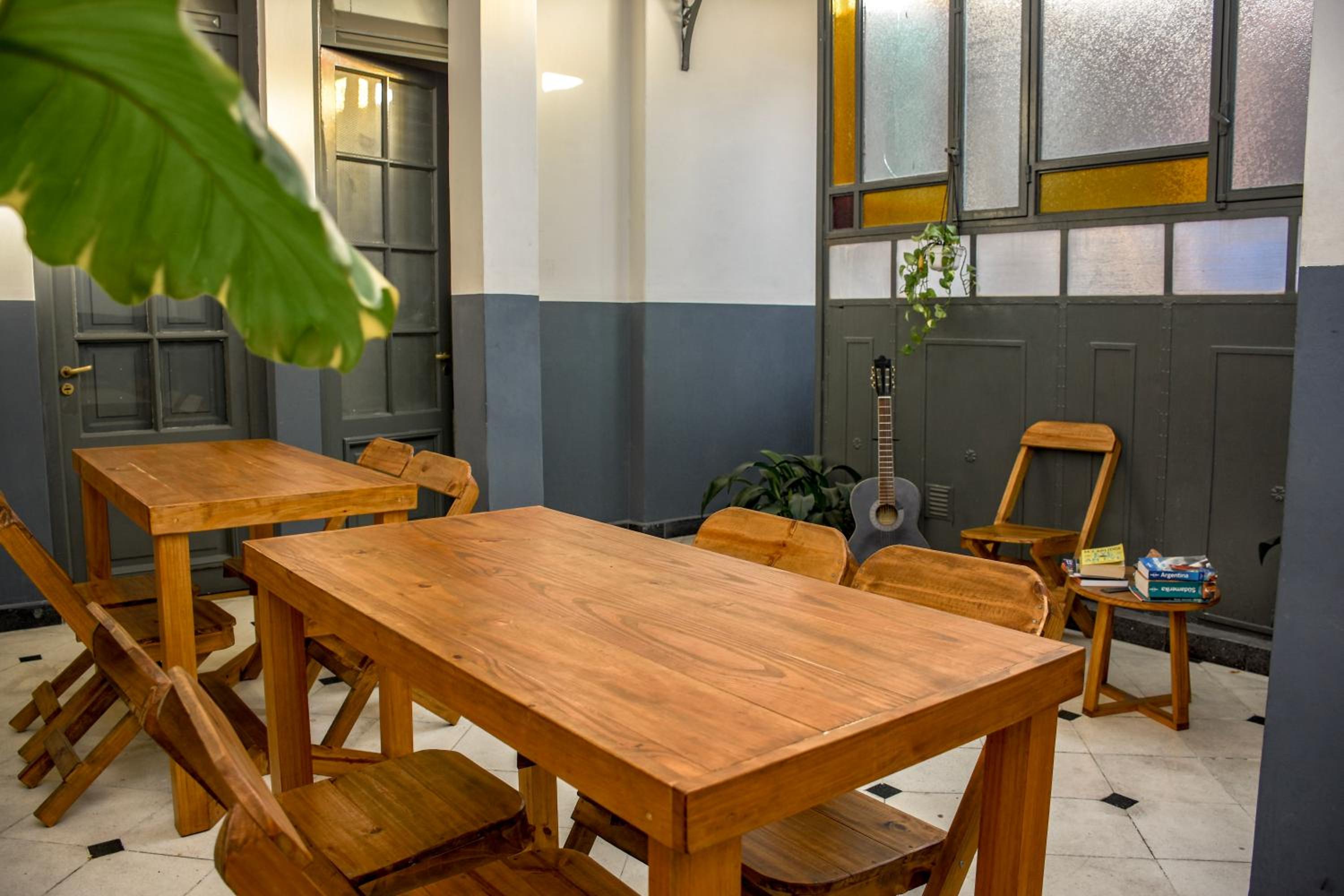 DOS SANTOS HOSTEL