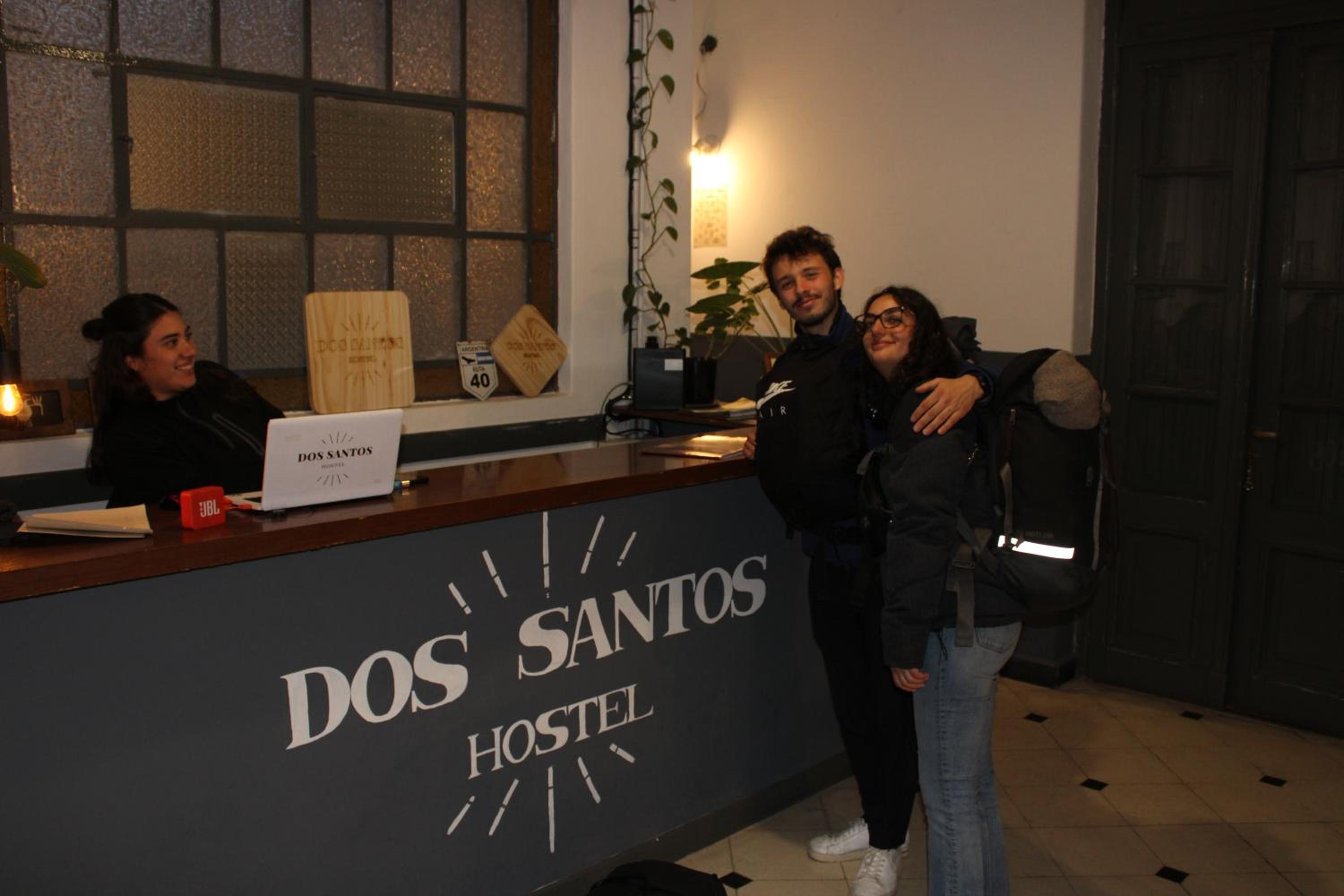 DOS SANTOS HOSTEL