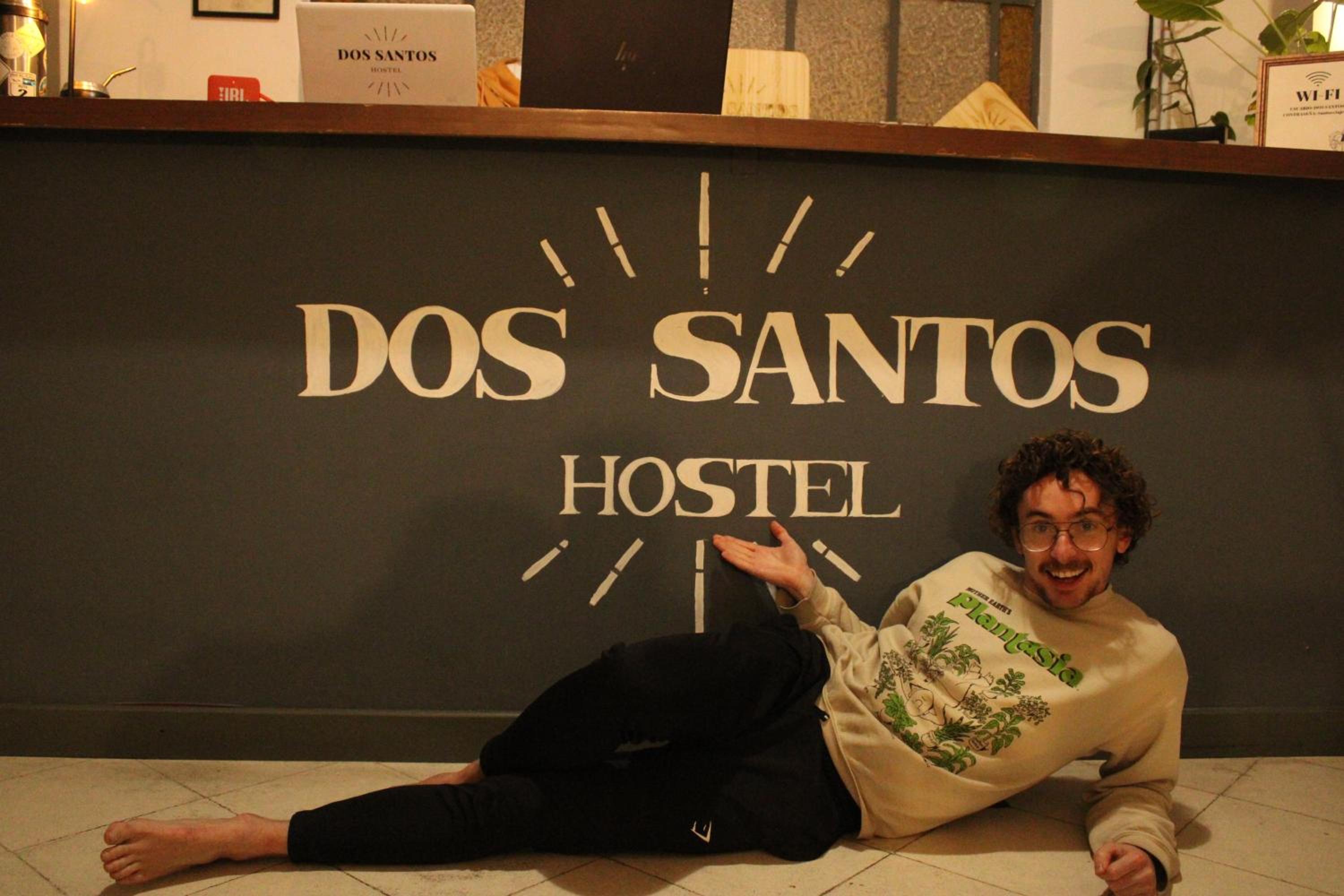 DOS SANTOS HOSTEL