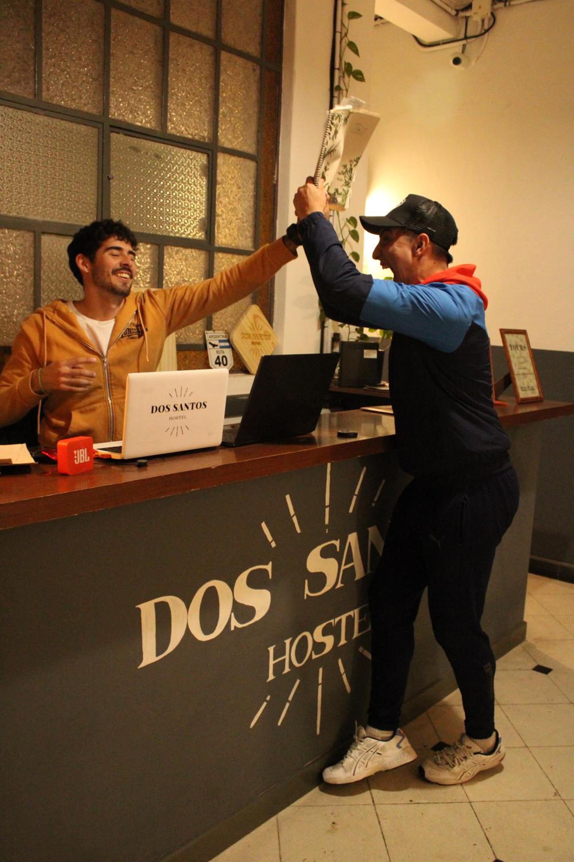 DOS SANTOS HOSTEL