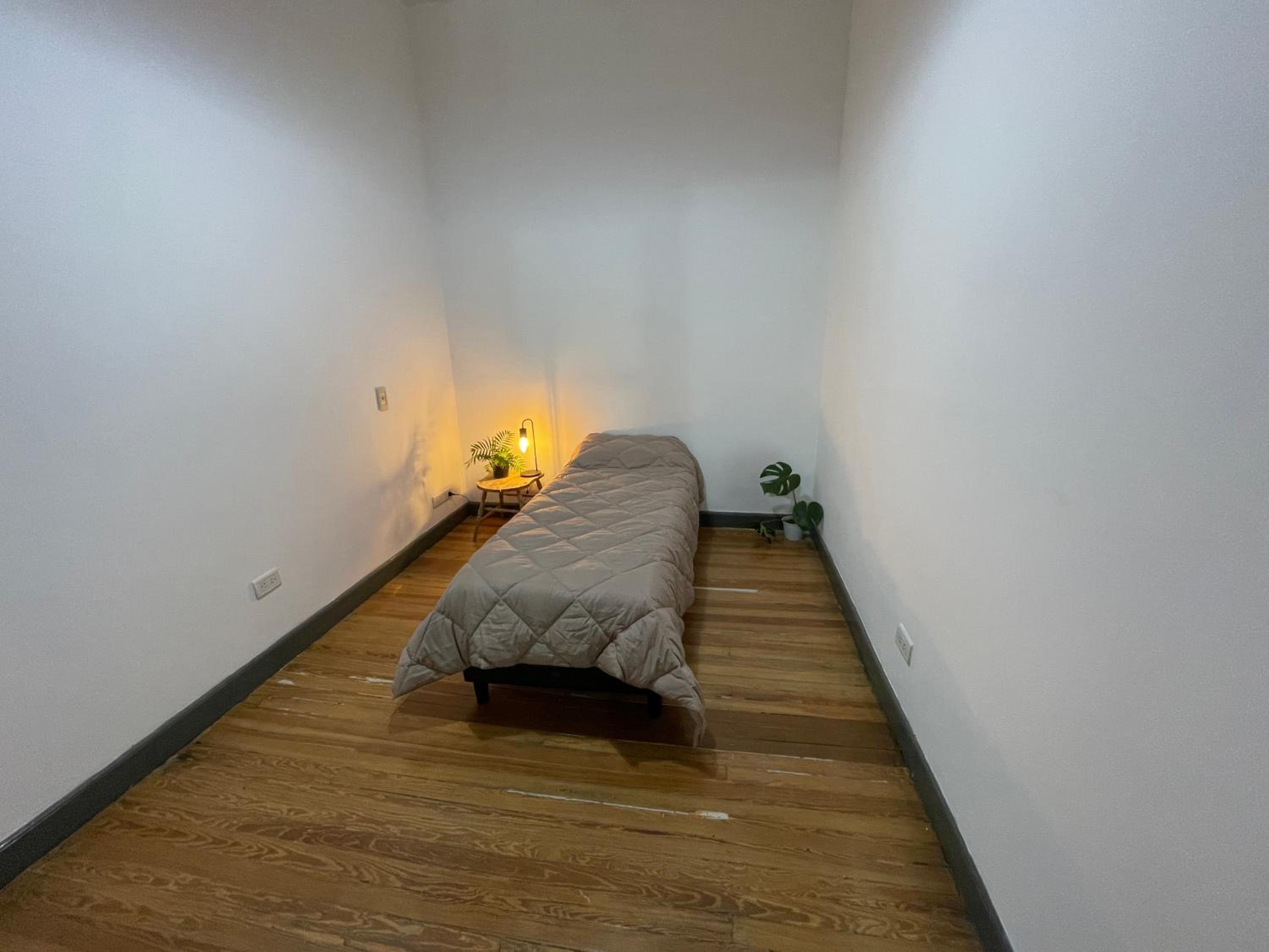 DOS SANTOS HOSTEL