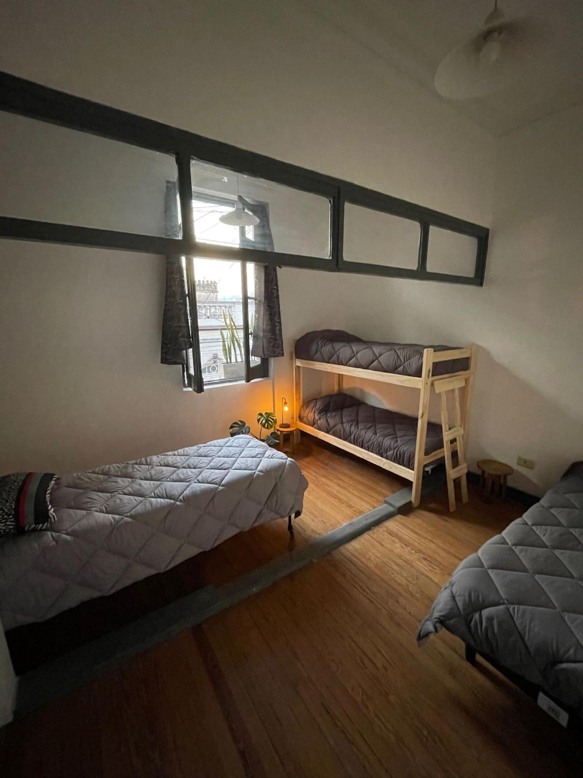 DOS SANTOS HOSTEL
