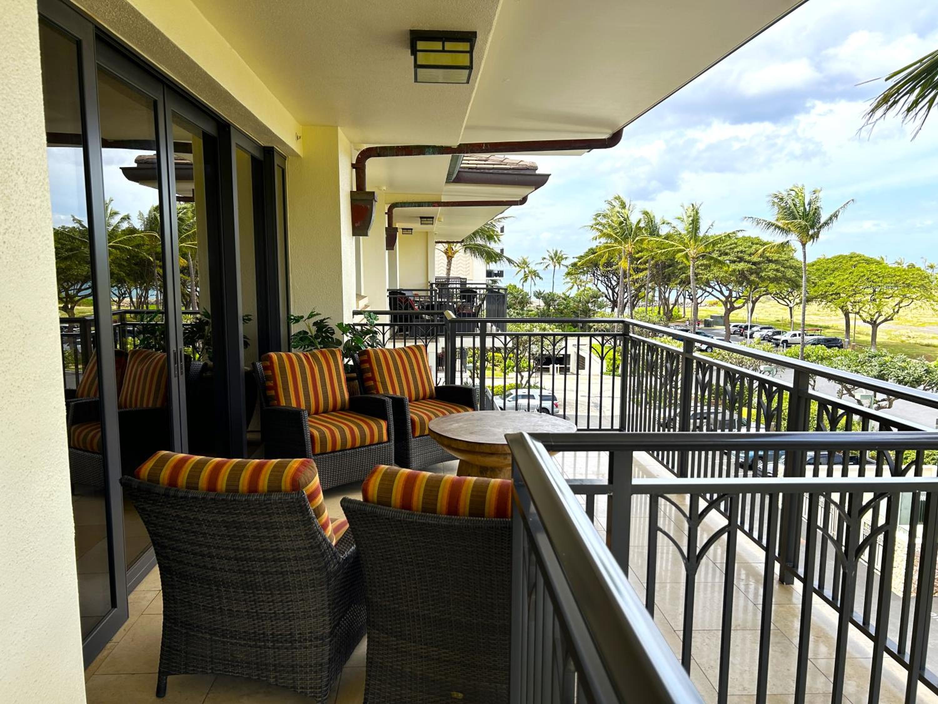 Luxury 2BR 2BA Ko Olina Beach Villa O410- Sleeps 6 Steps to Lagoon & Aulani view 2