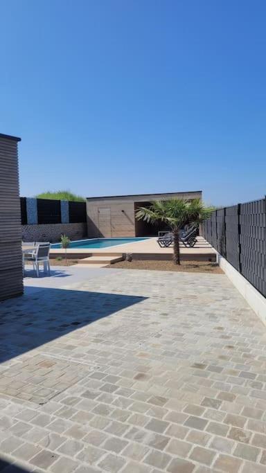 Maison T