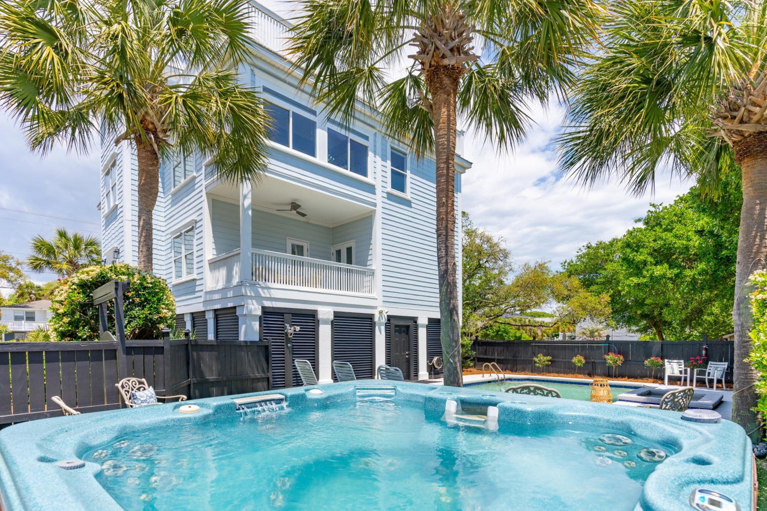 3800 Cameron Boulevard AvantStay Pool Ocean Views Deck