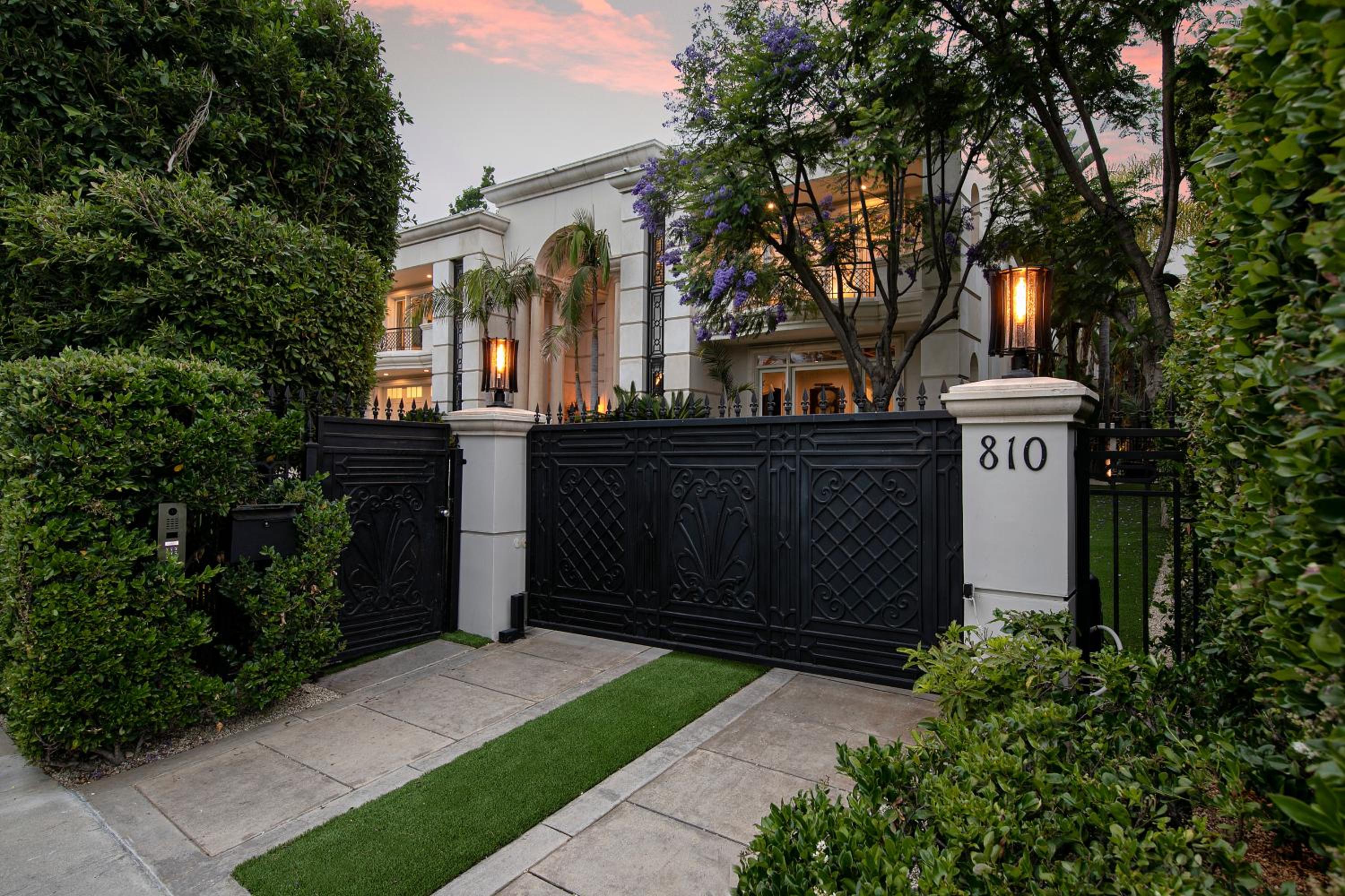 Sophisticated Grand Mansion