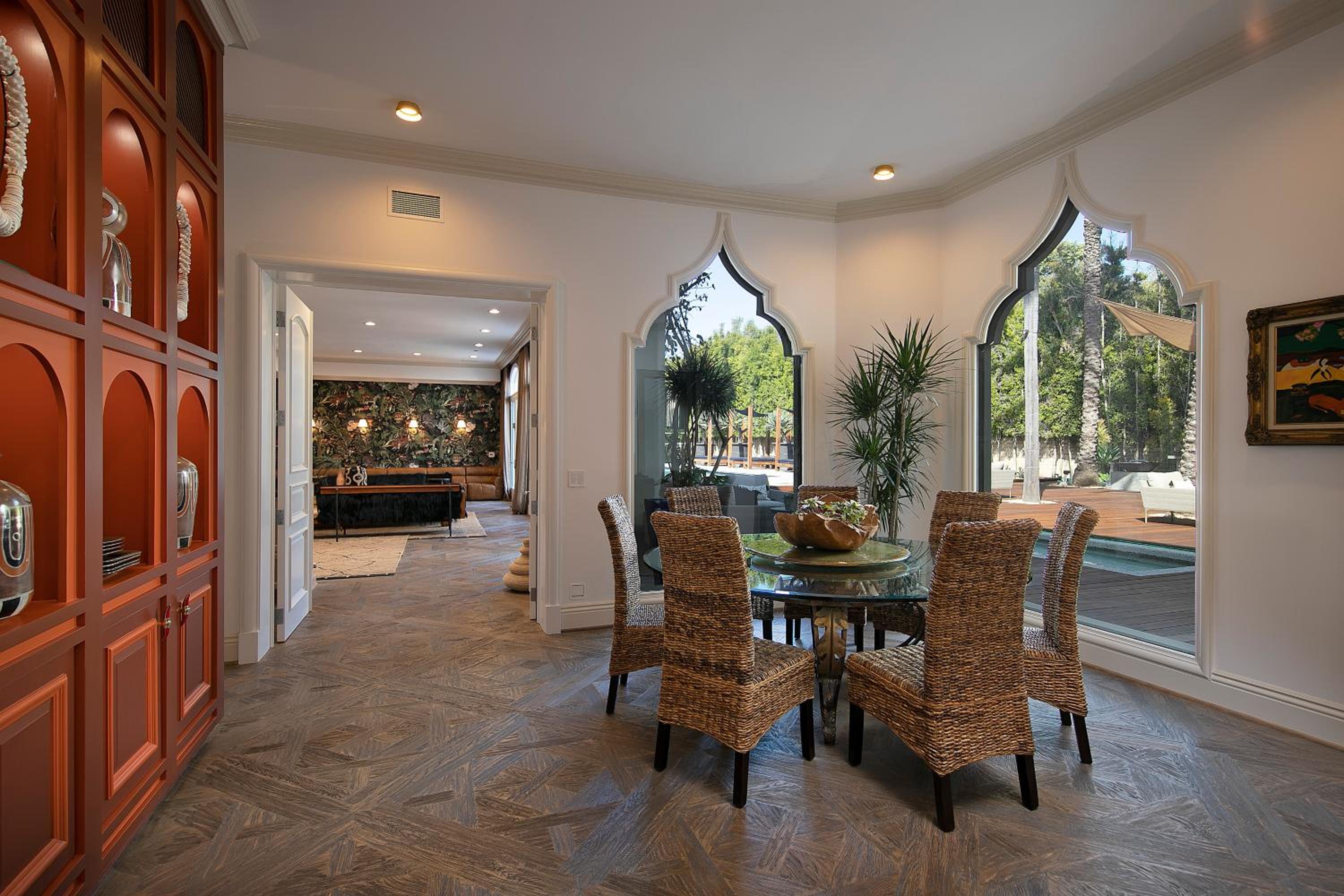 Sophisticated Grand Mansion