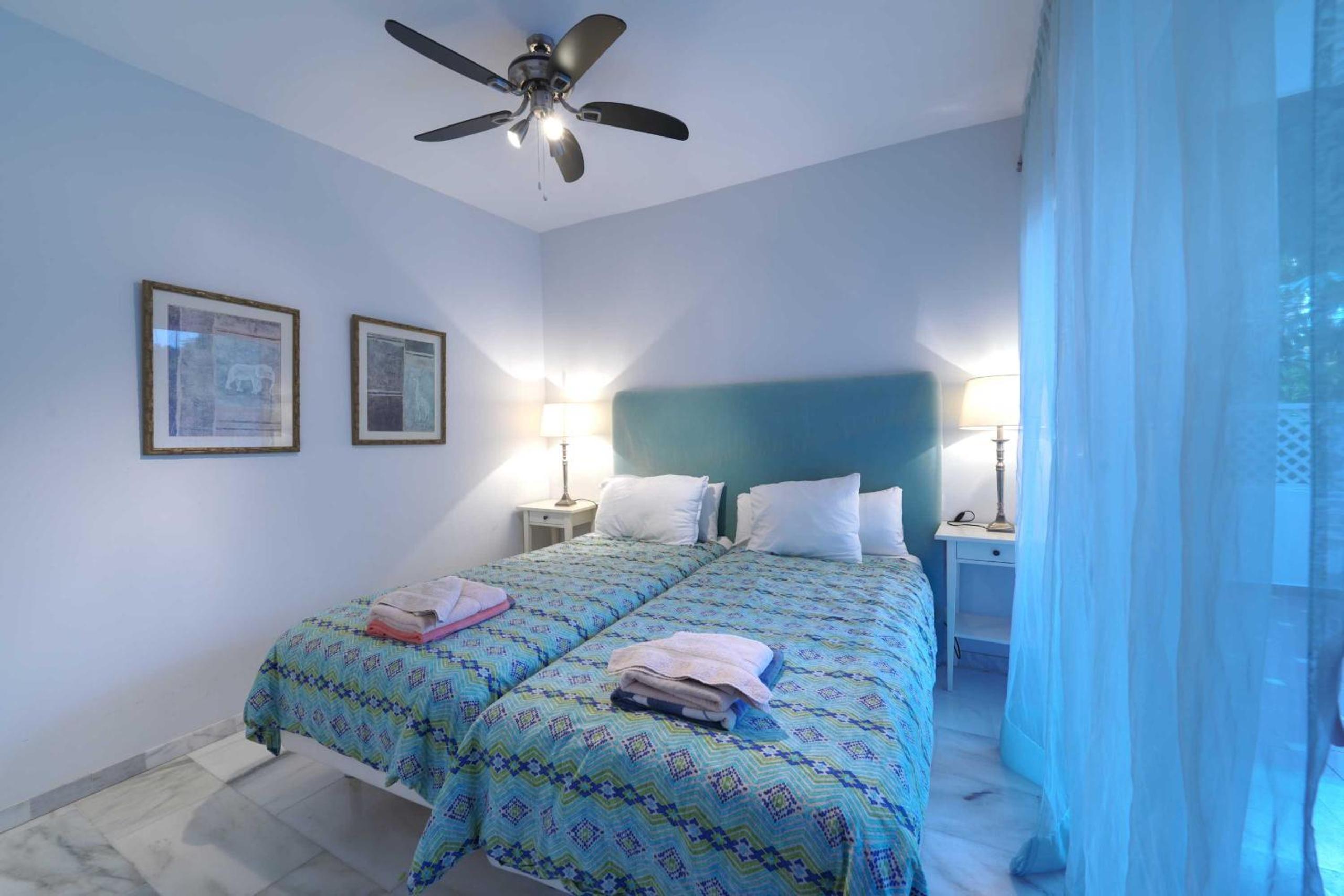 2039 Cozy Beachfront Apartment on Golden Beach view 2