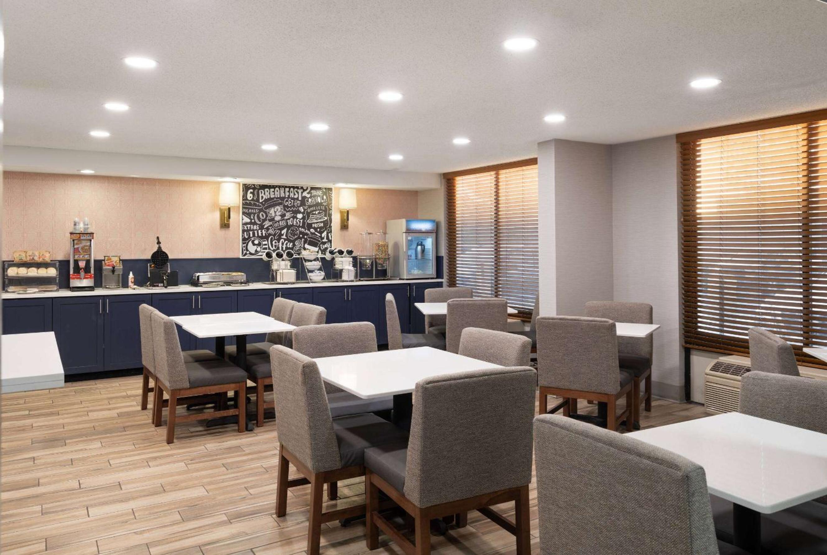 Casper Vacations - AmericInn by Wyndham Casper Event Center Area - Property Image 4