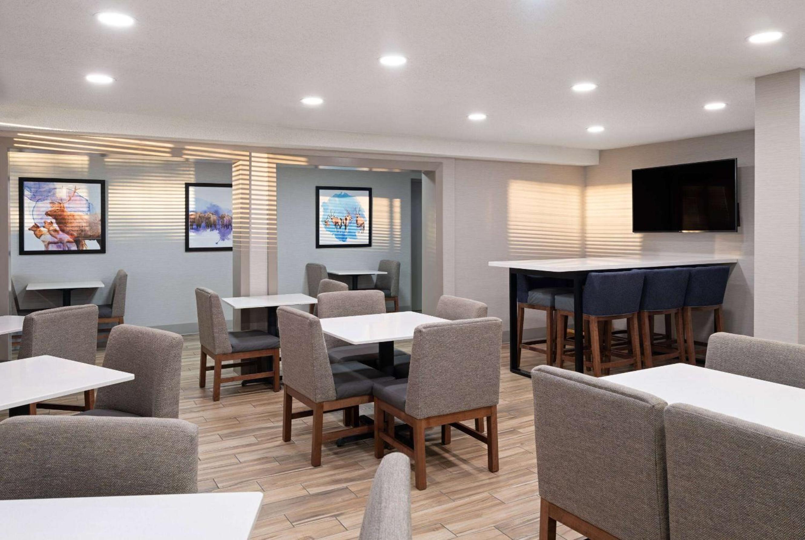 Casper Vacations - AmericInn by Wyndham Casper Event Center Area - Property Image 5