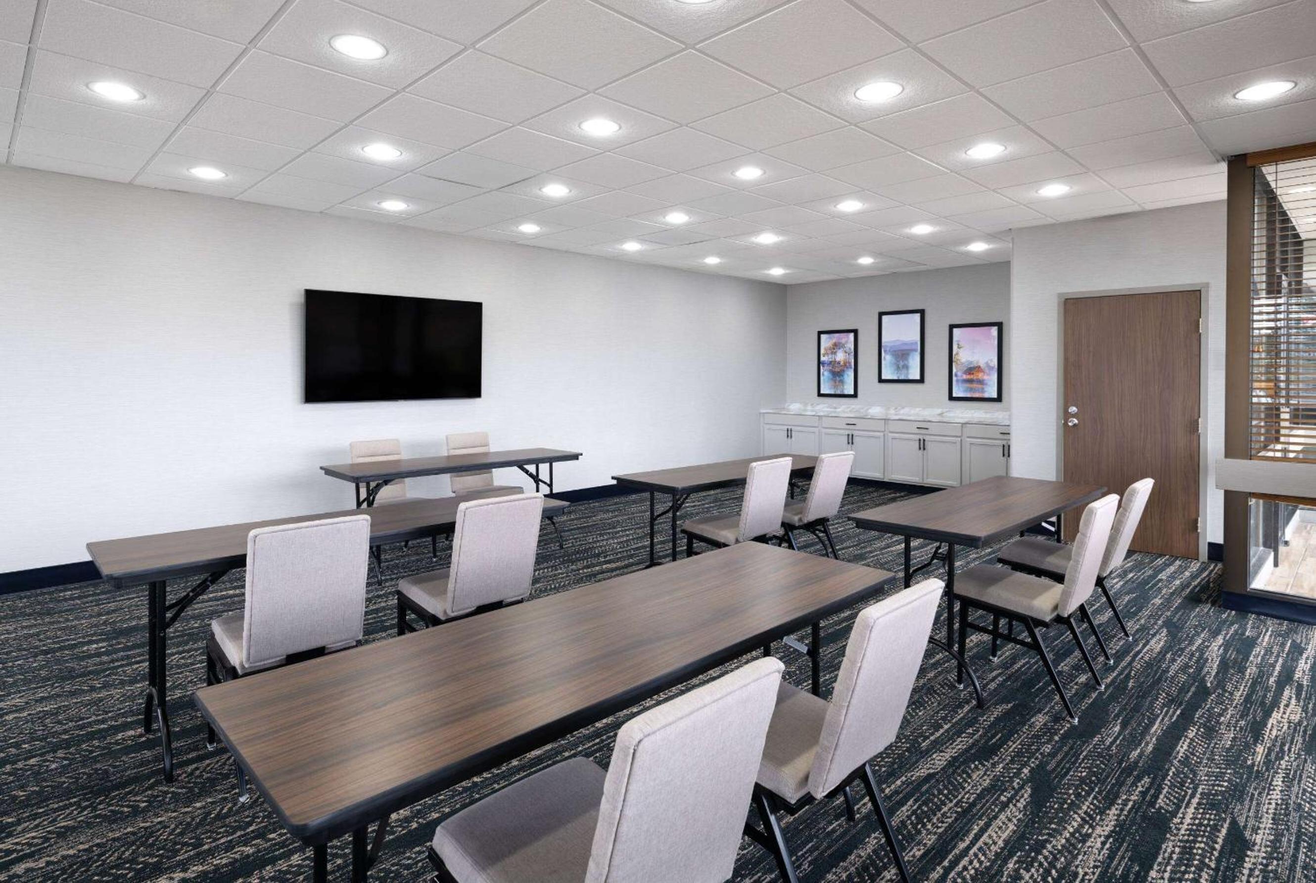 Casper Vacations - AmericInn by Wyndham Casper Event Center Area - Property Image 1