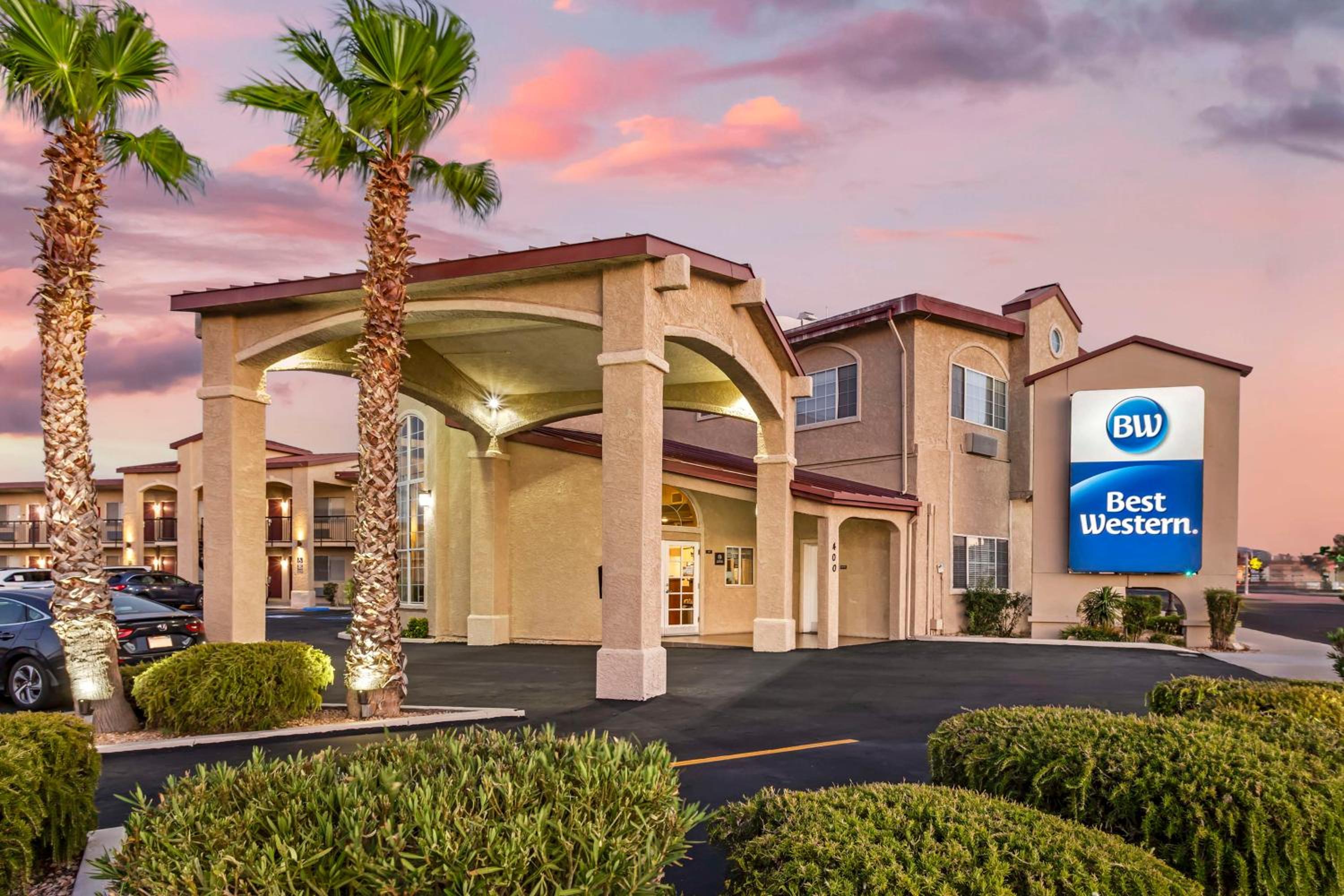 Ridgecrest Vacations - Best Western China Lake Inn - Property Image 1