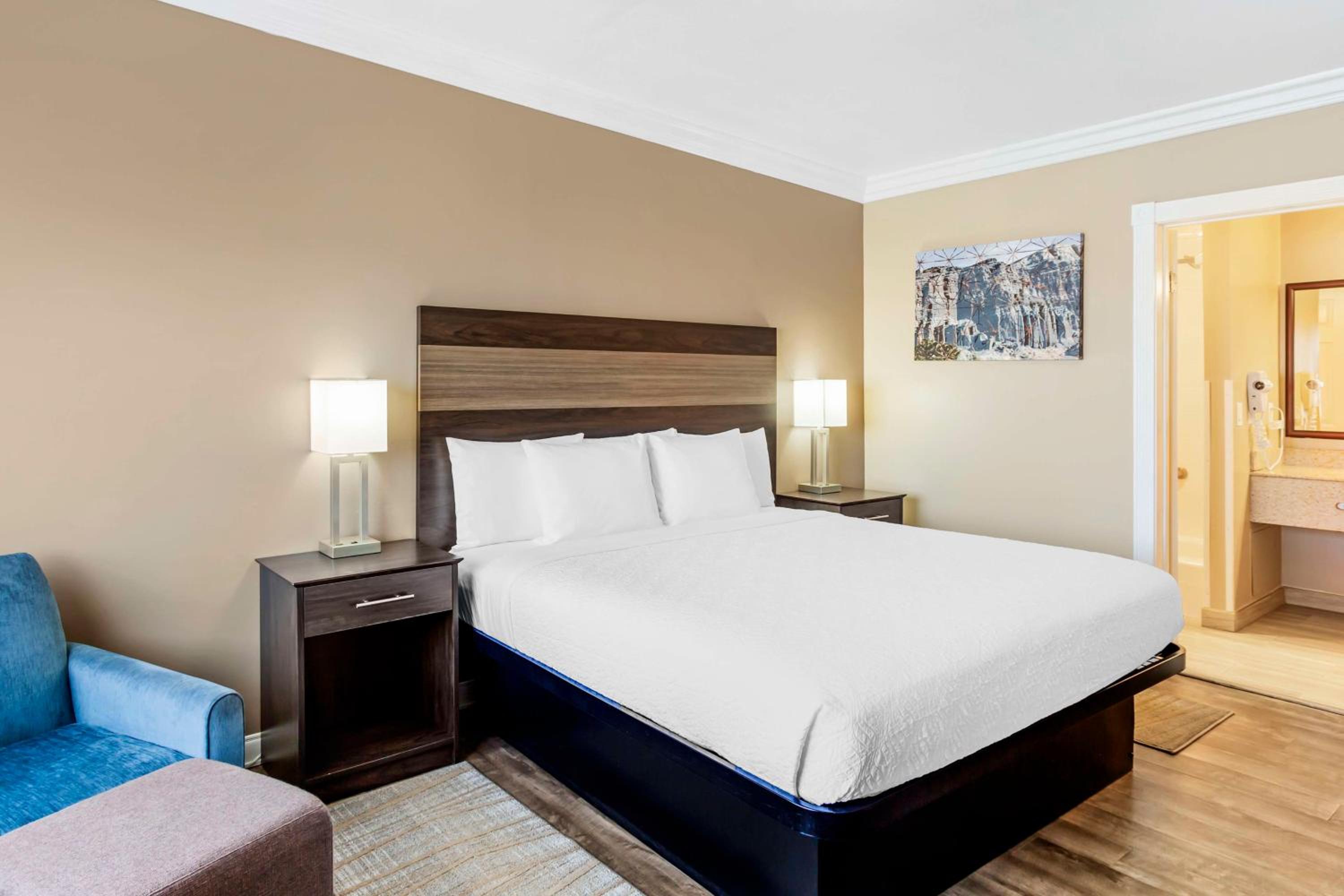 Ridgecrest Vacations - Best Western China Lake Inn - Property Image 5