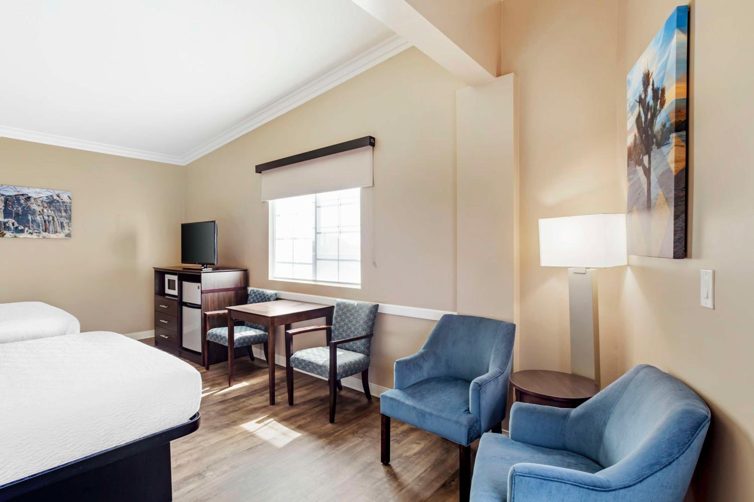 Ridgecrest Vacations - Best Western China Lake Inn - Property Image 5