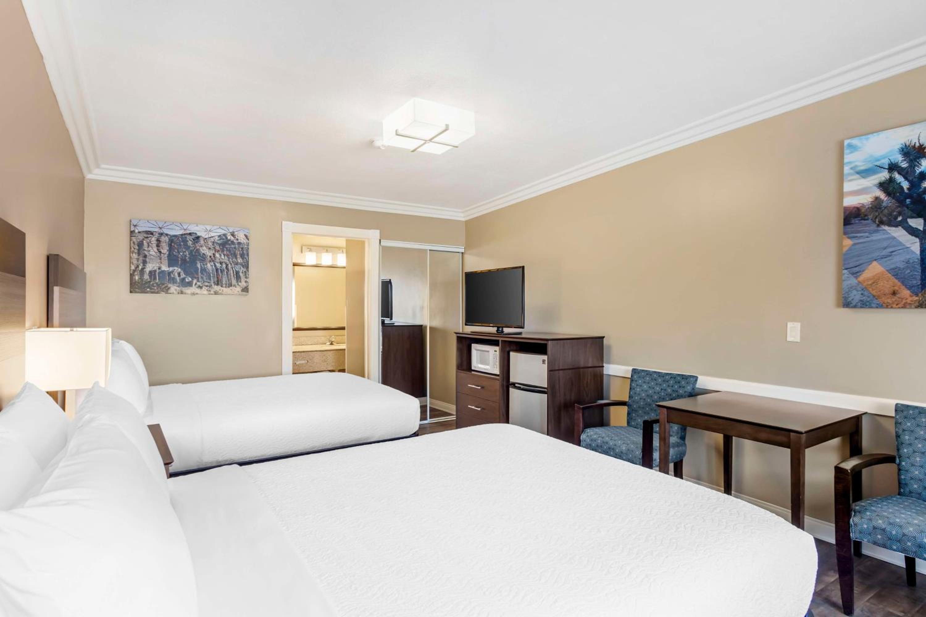 Ridgecrest Vacations - Best Western China Lake Inn - Property Image 7