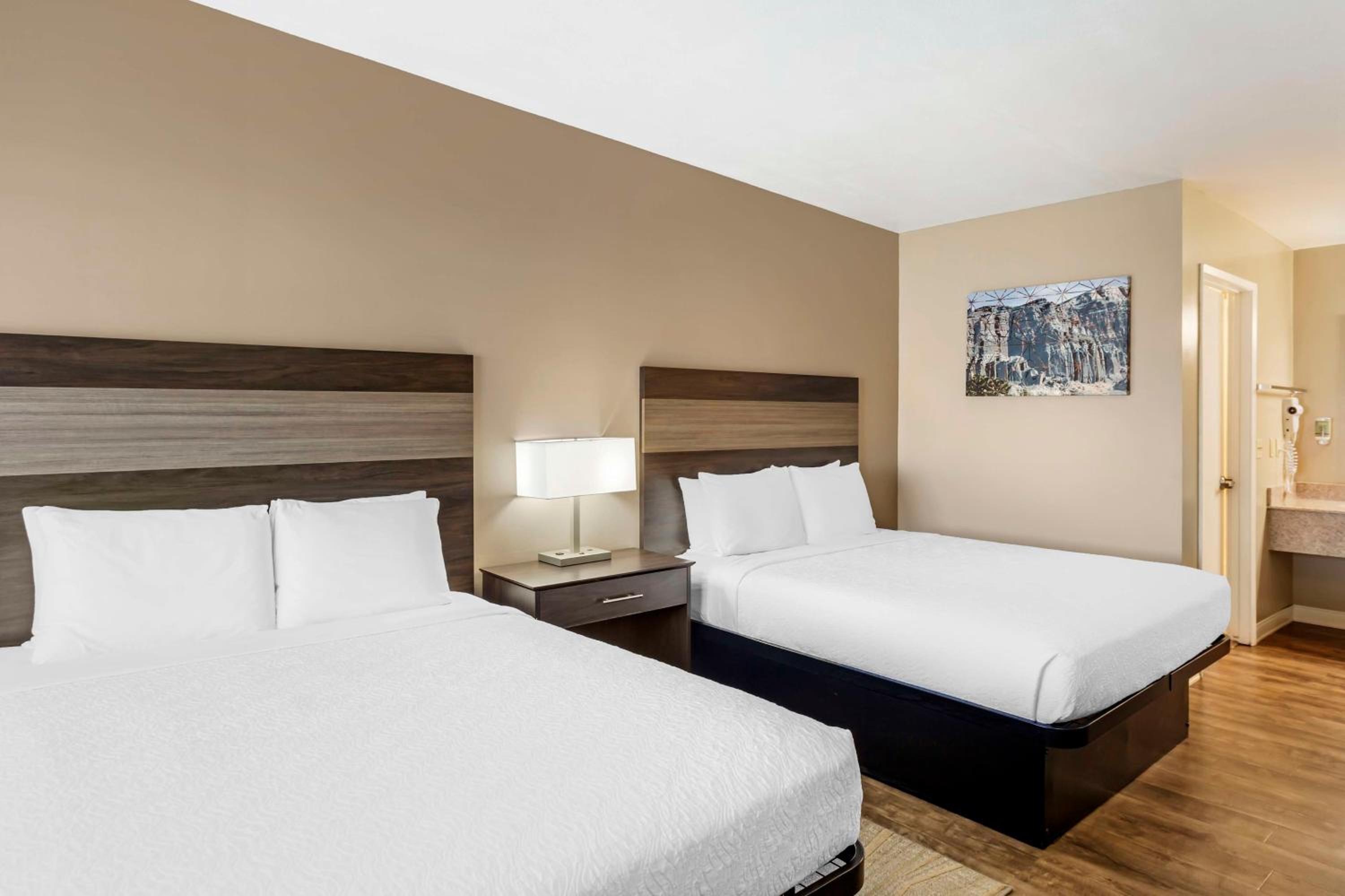 Ridgecrest Vacations - Best Western China Lake Inn - Property Image 11