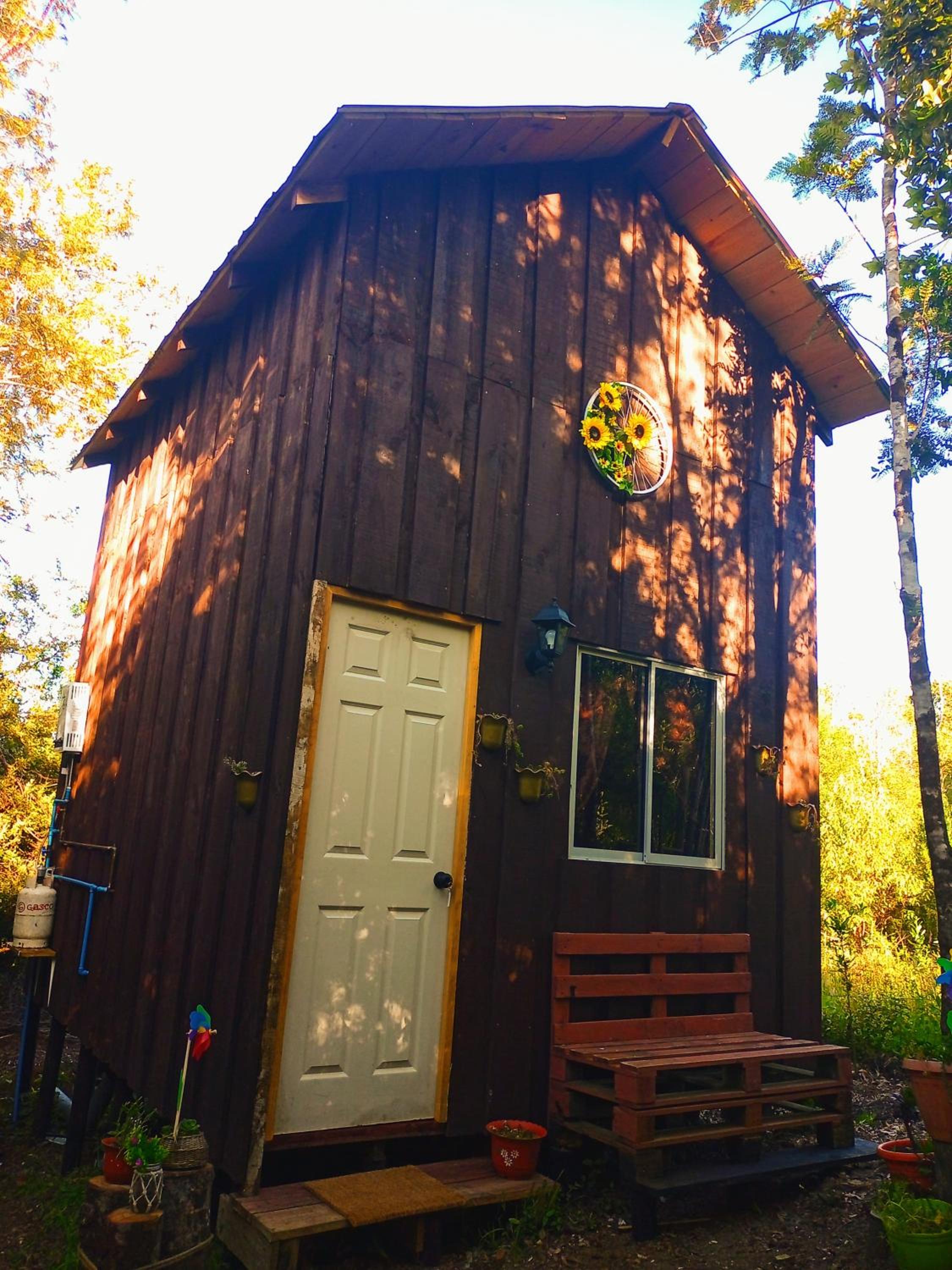Tiny houses temáticas en medio del bosque el jardín del chucao