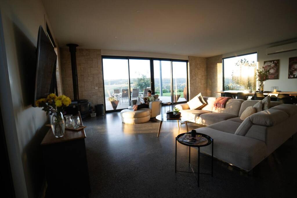 Luxury Modern Farm Stay with Country Living