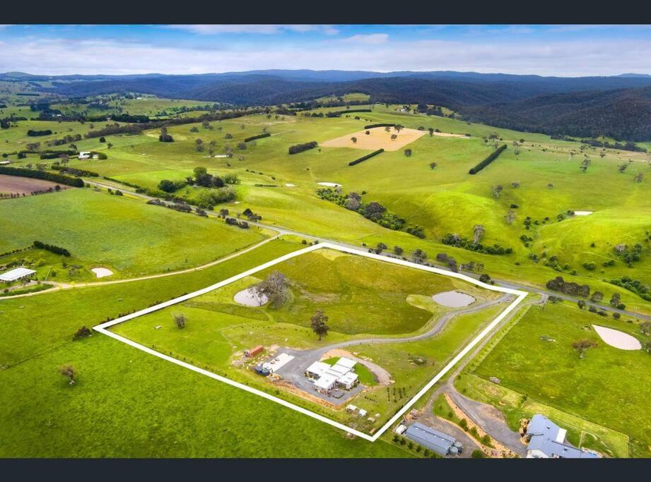 Luxury Modern Farm Stay with Country Living