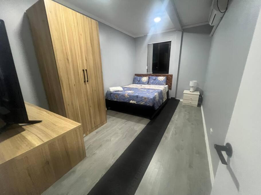 Modern 2 Bedroom Home - view 4